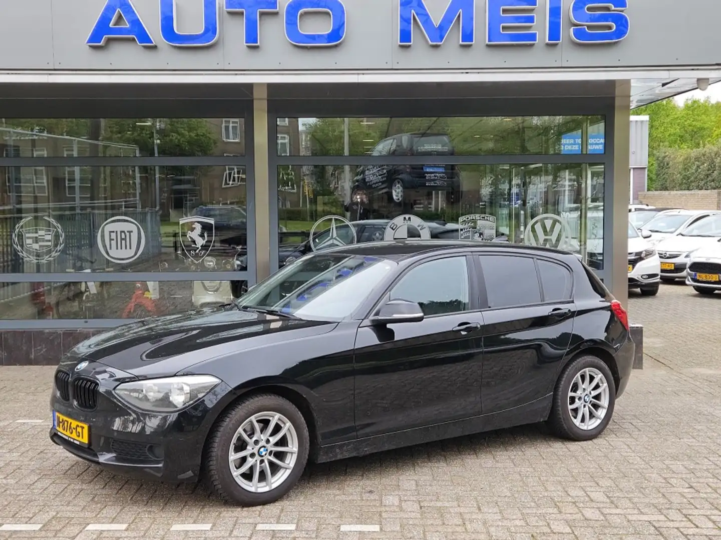 BMW 114 114I BUSINESS+ Schwarz - 1