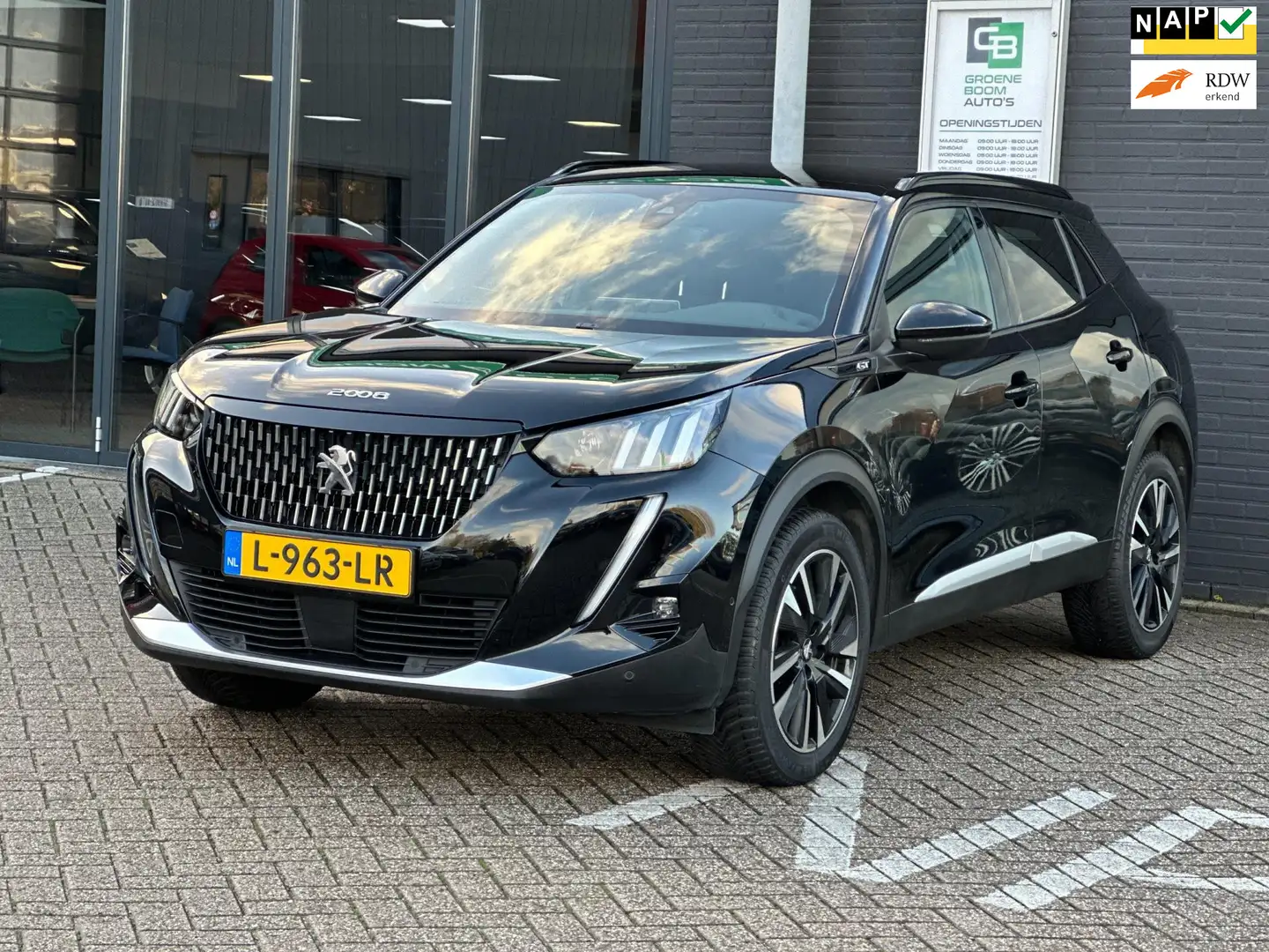 Peugeot 2008 1.2 PureTech GT Pack/1STE EIG/CAMERA/APP-CONNECT/N Zwart - 1