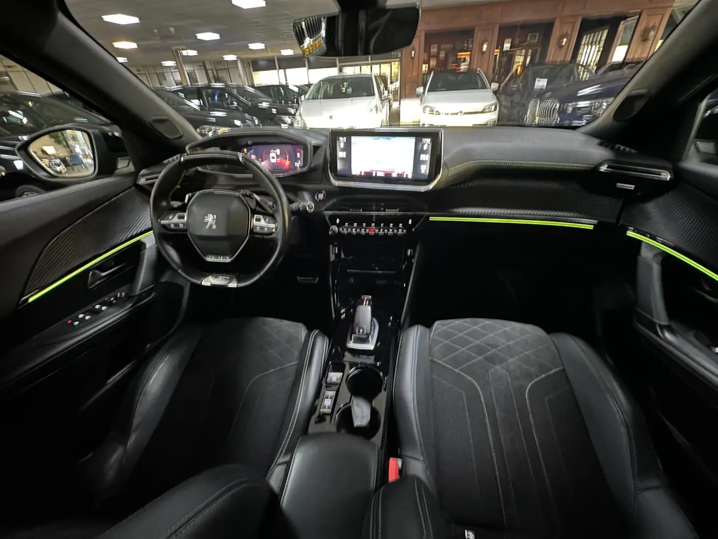 Peugeot 2008 1.2 PureTech GT Pack/1STE EIG/CAMERA/APP-CONNECT/N Zwart - 2