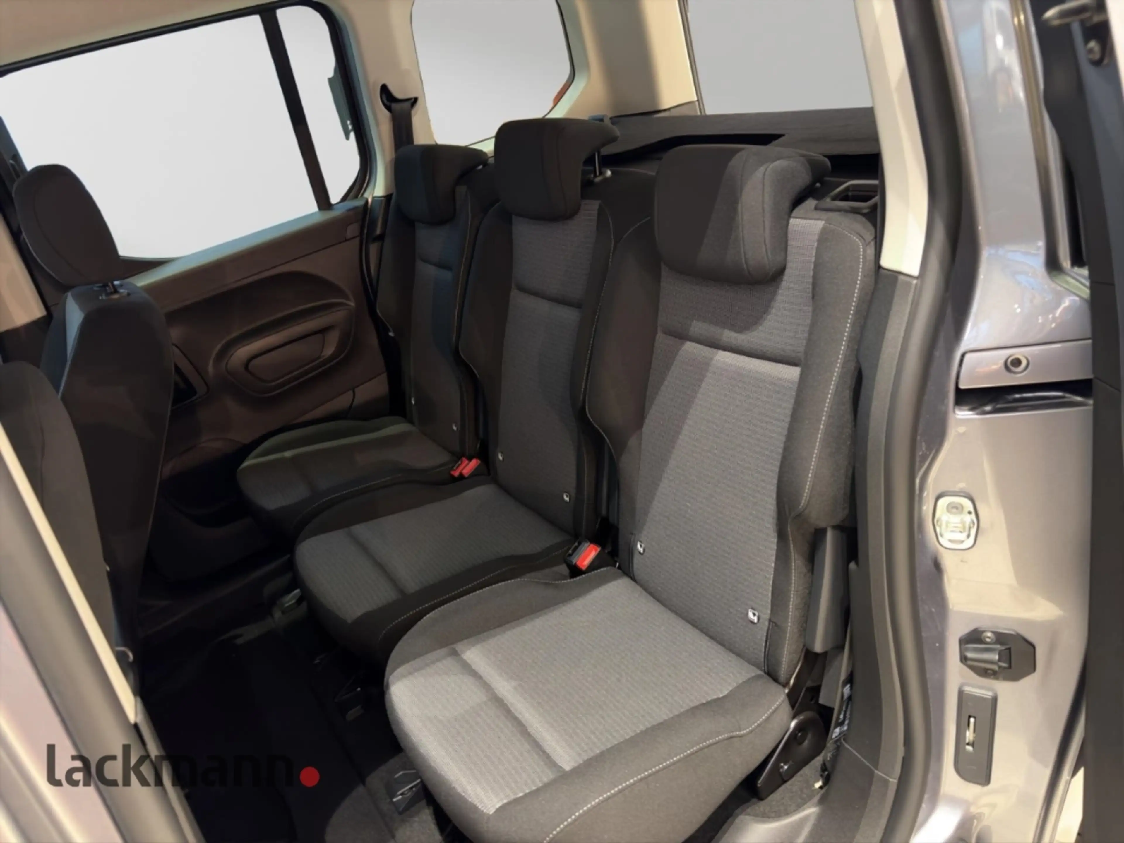 Toyota Proace City Verso Teamplayer L1 50 kWh Vollelektrisch — photo 9