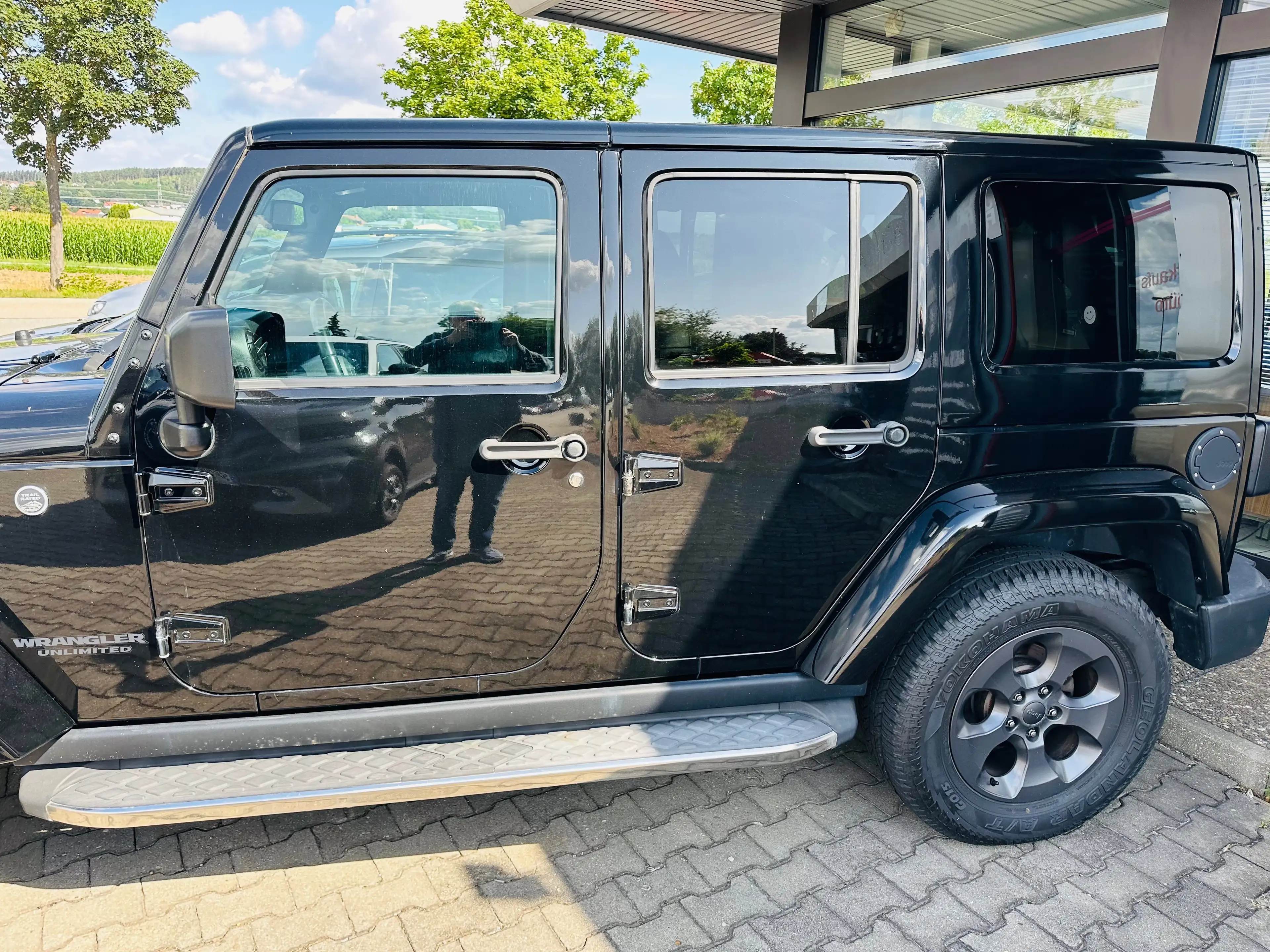 Jeep Wrangler Sahara — photo 8
