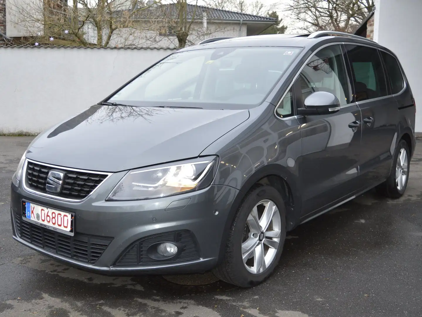SEAT Alhambra 2.0 TDI Xcellence 4Drive*Leder*Pano*E-Sitz*Sthzg* Grau - 2