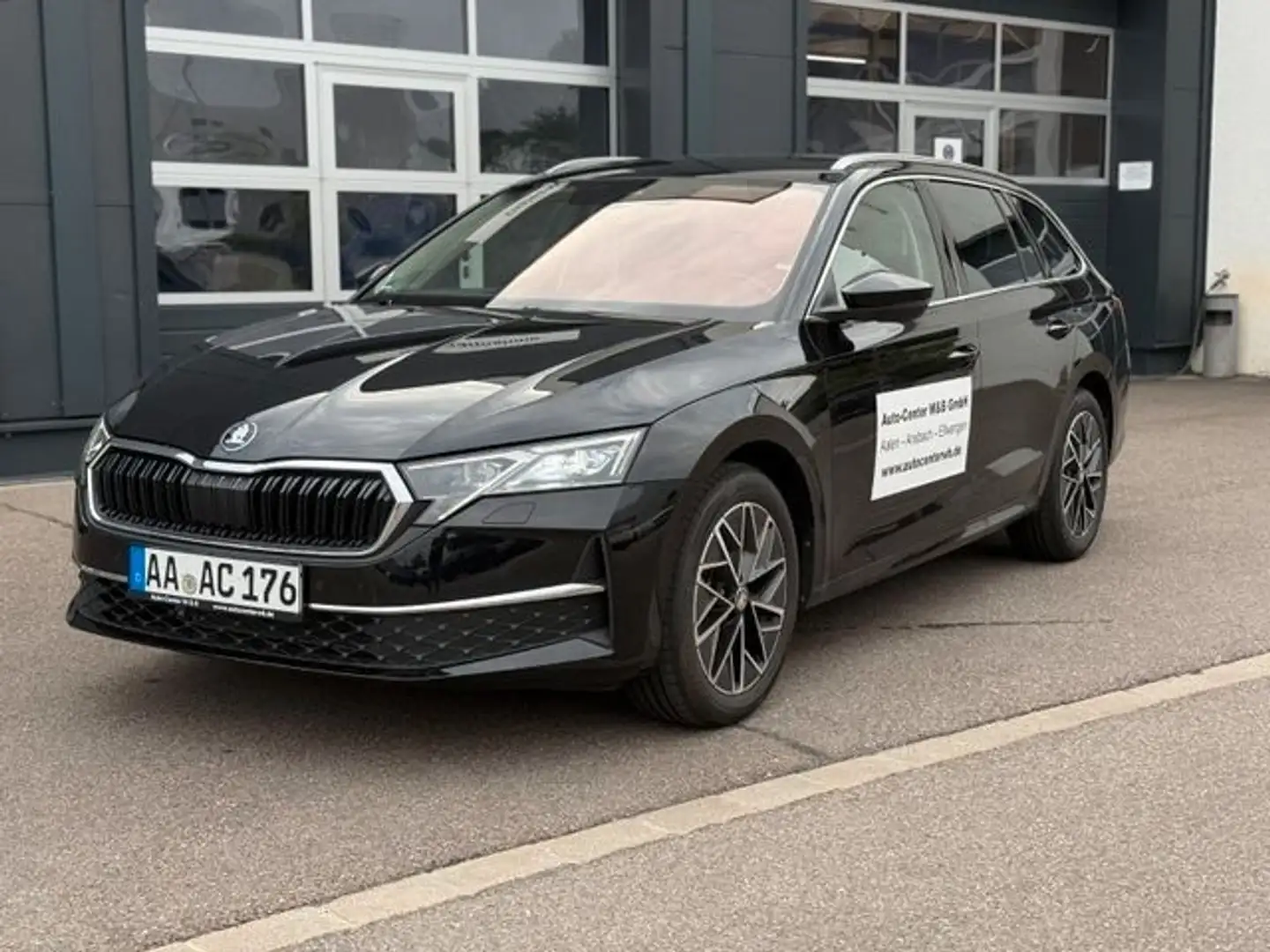Skoda Octavia Combi 1.5 TSI mHEV DSG 110kW Exclusive Schwarz - 1