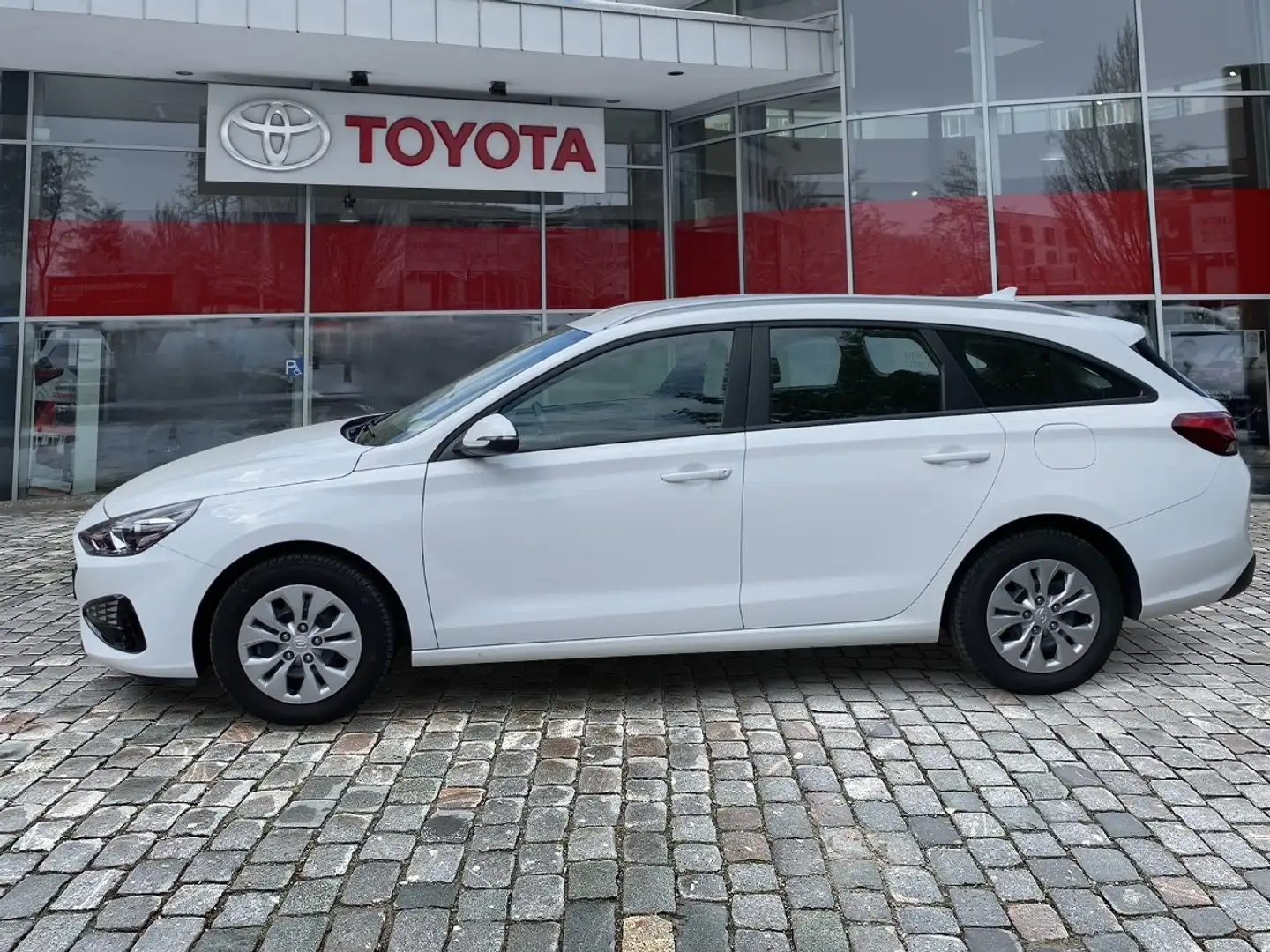 Hyundai i30 cw 1.0 T-GDI Trend FLA SpurH LM KAM 2xKlima Weiß - 2