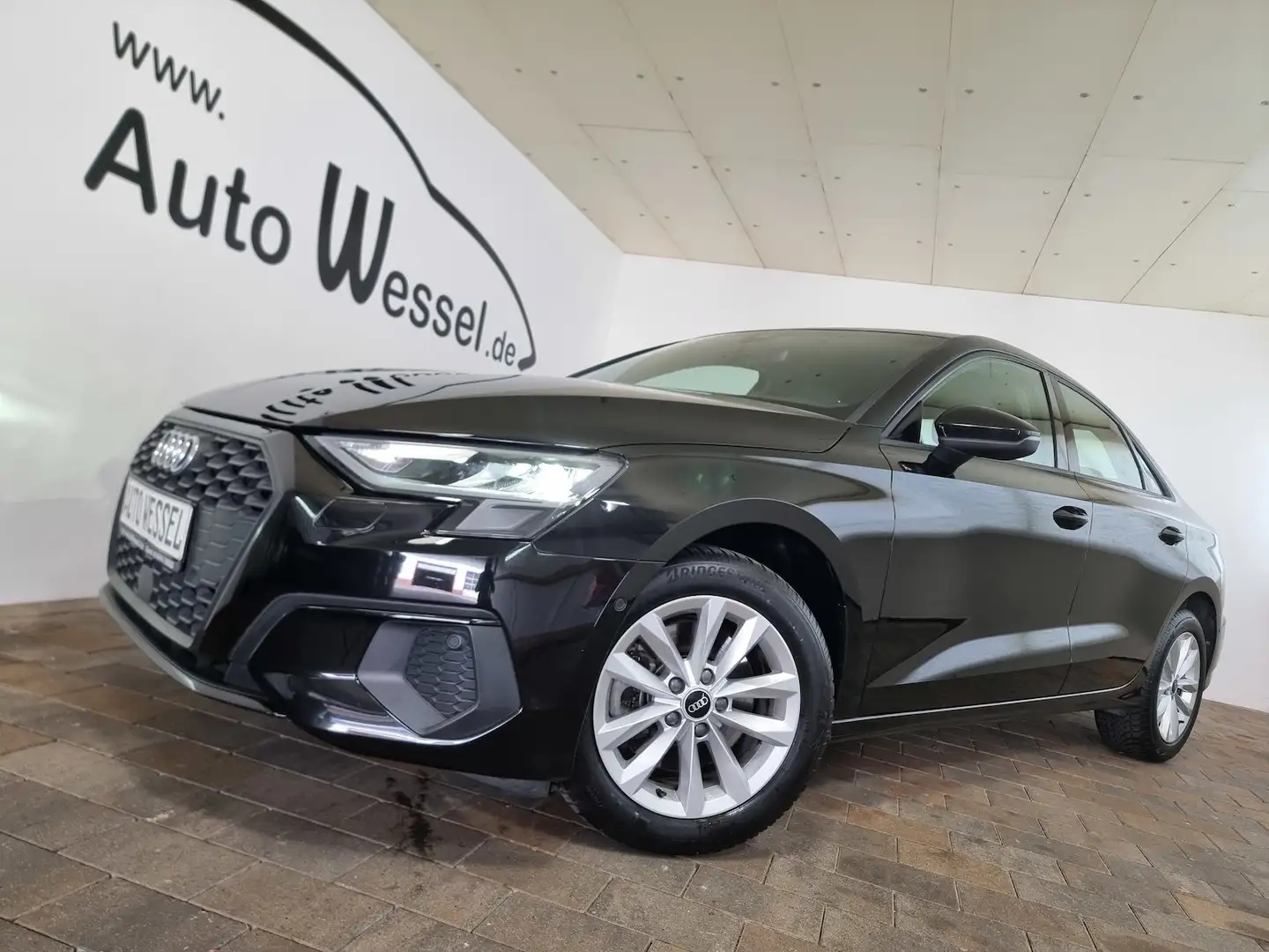 Audi A3 30TFSI limo Navi Leder Digital VIC Kamera LED Schwarz - 1
