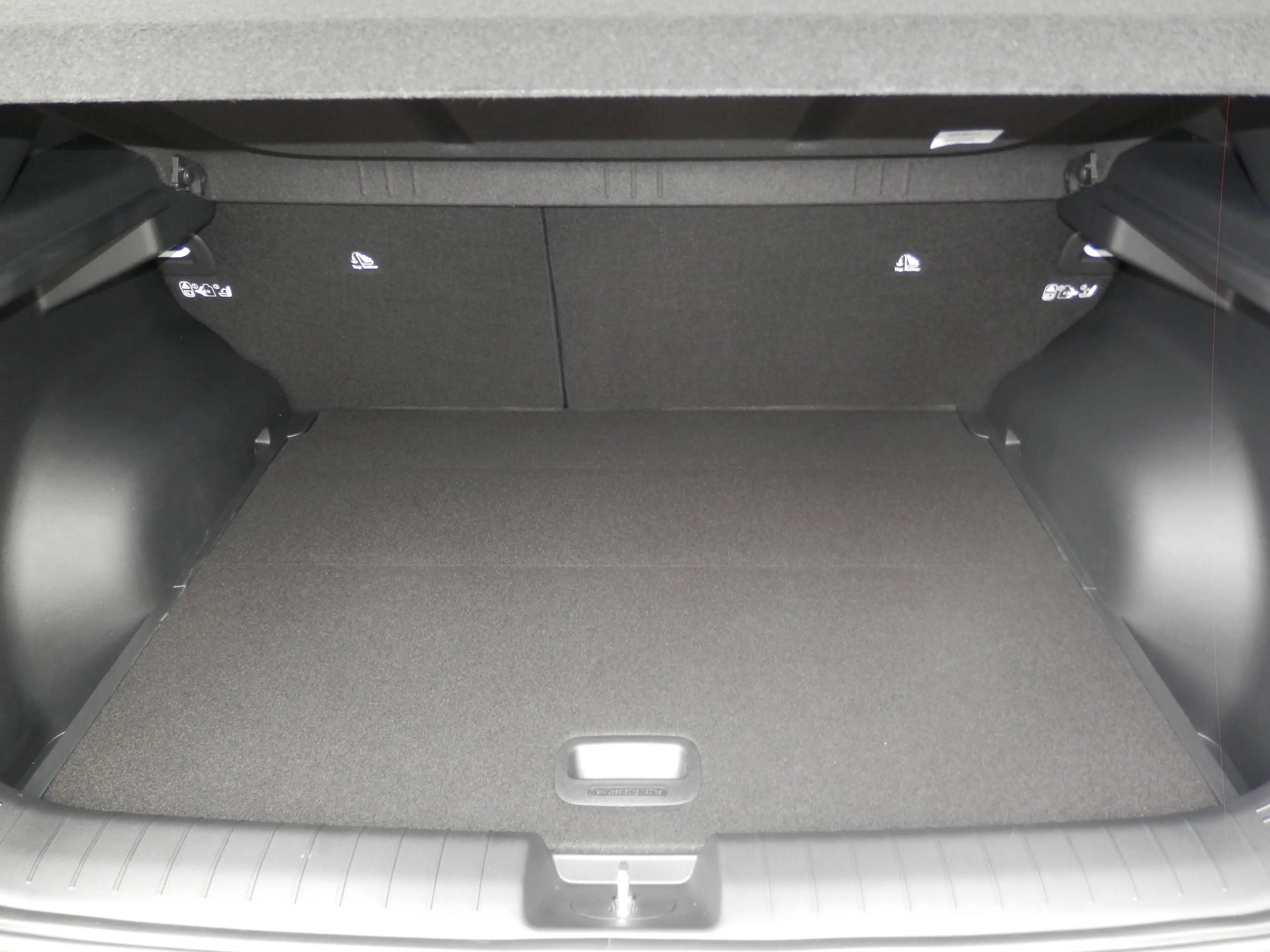 Kia EV4 HB FWD 81,4kWh GT-Line & SD — photo 12