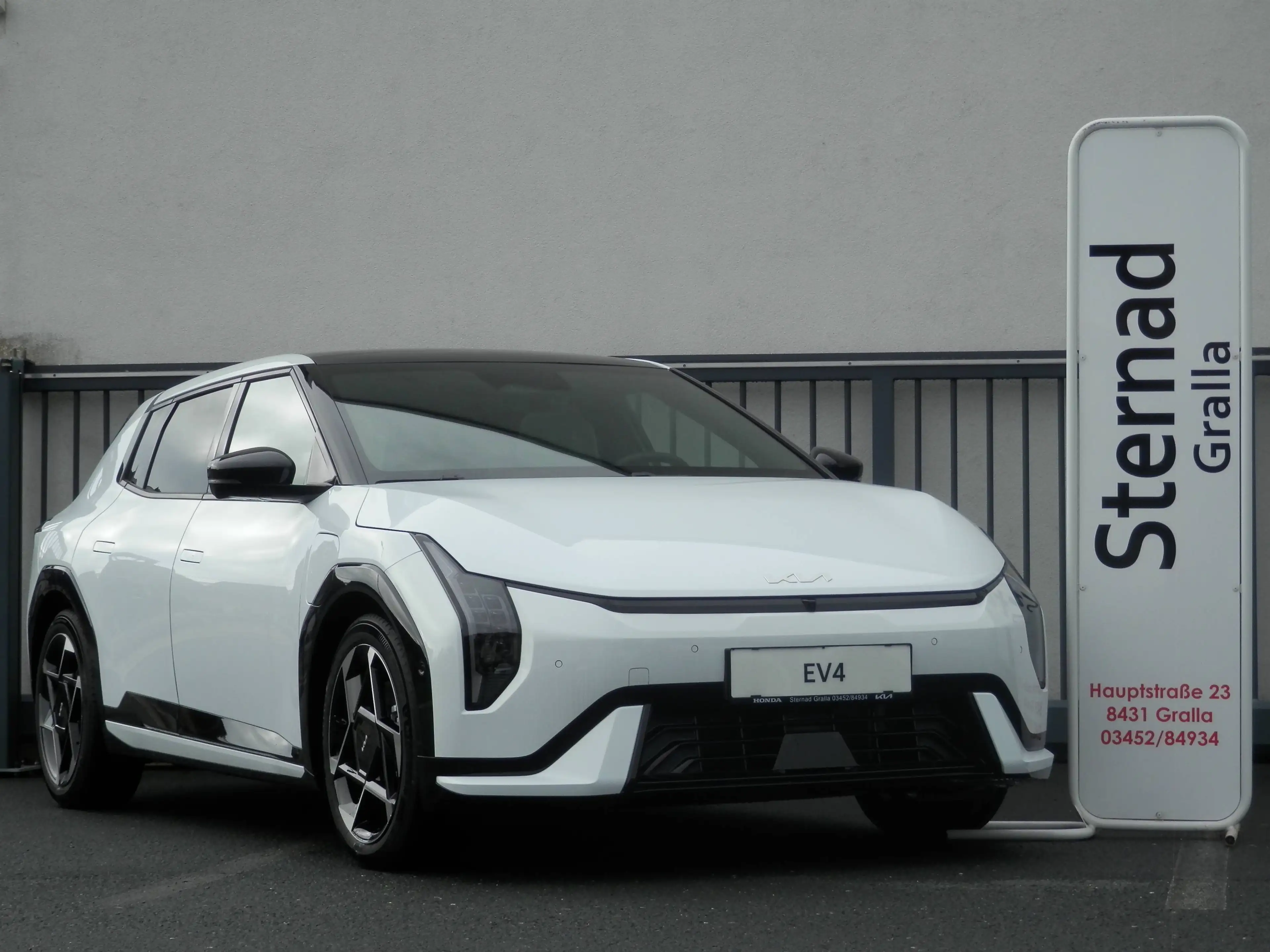 Kia EV4 HB FWD 81,4kWh GT-Line & SD — photo 3