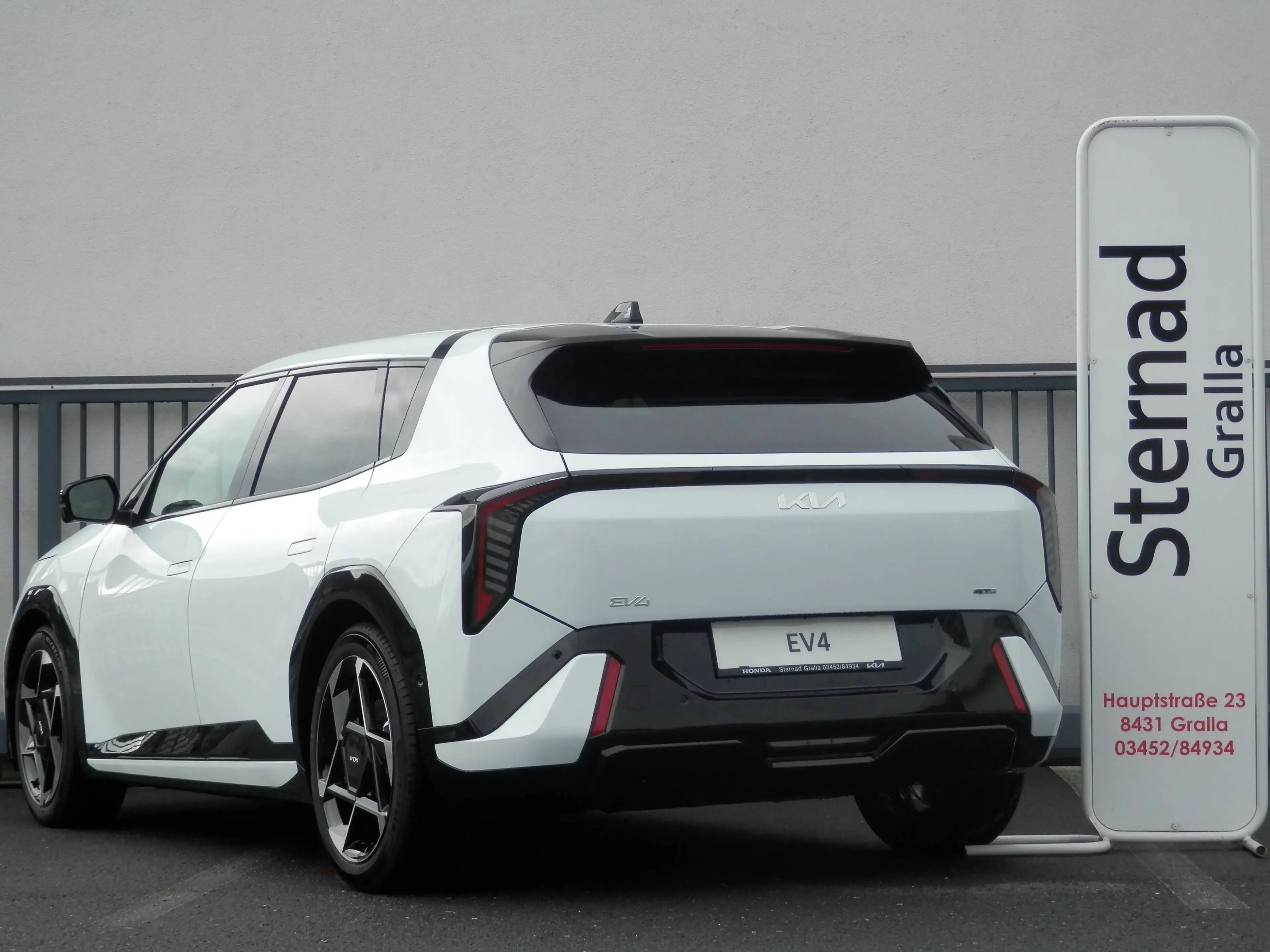Kia EV4 HB FWD 81,4kWh GT-Line & SD — photo 6