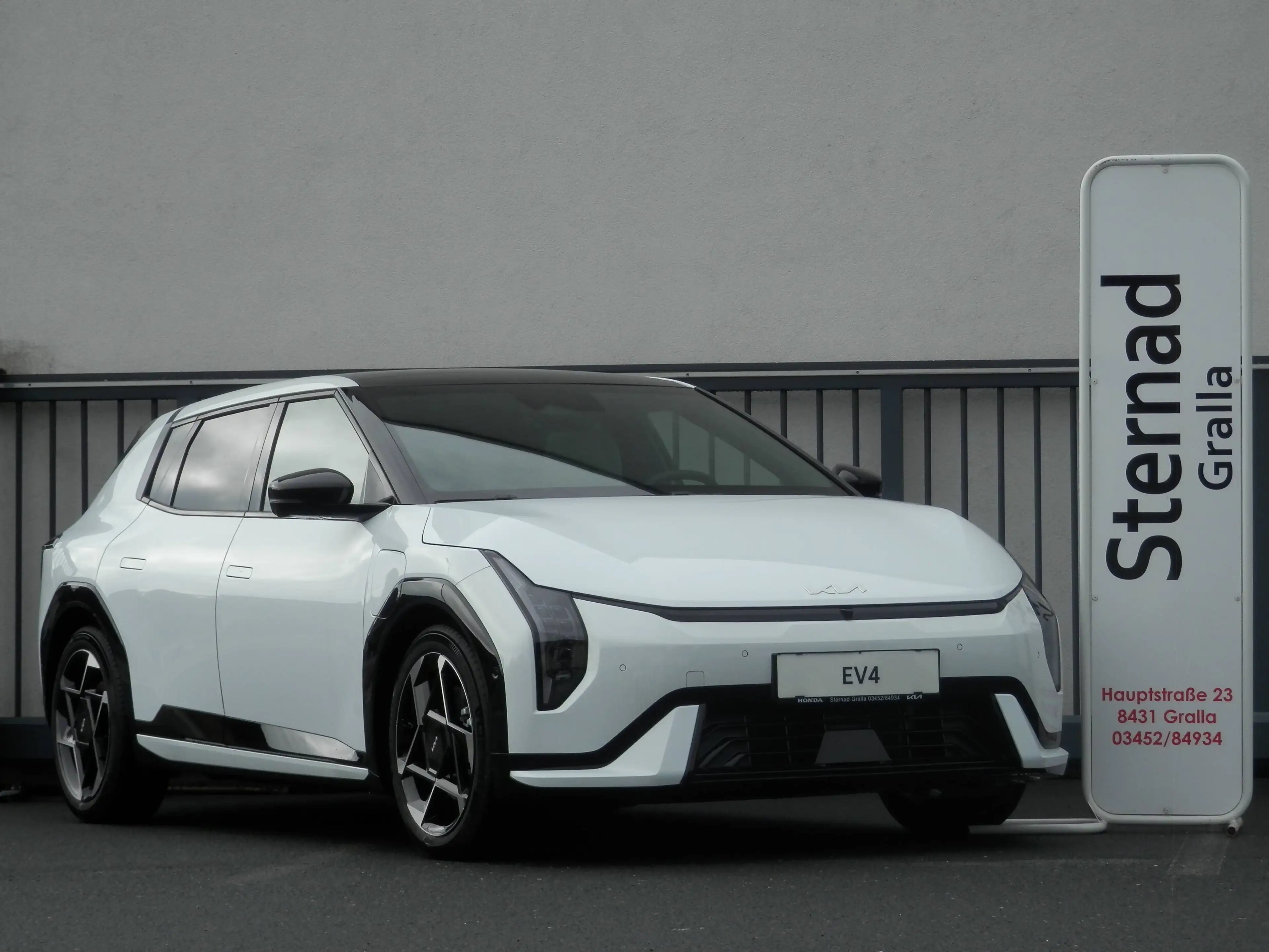 Kia EV4 HB FWD 81,4kWh GT-Line & SD — photo 2