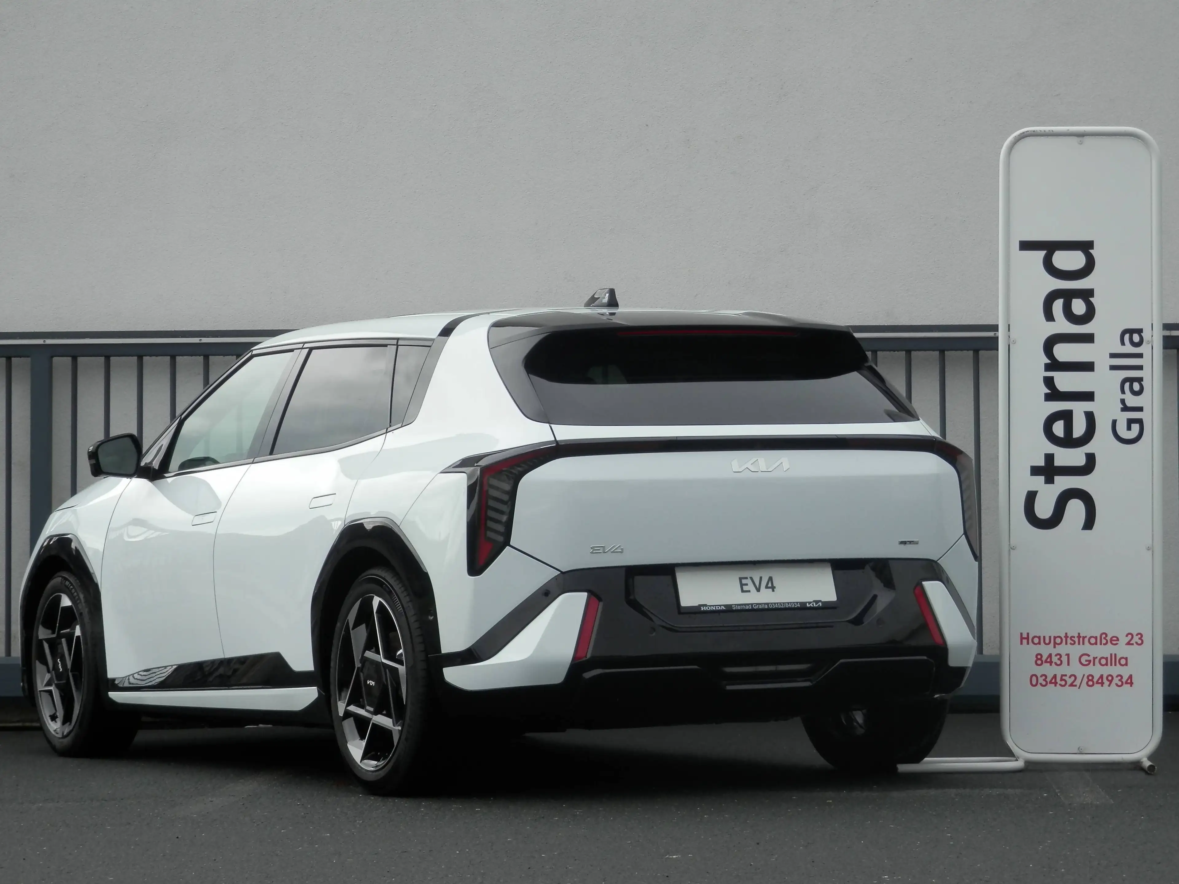 Kia EV4 HB FWD 81,4kWh GT-Line & SD — photo 5
