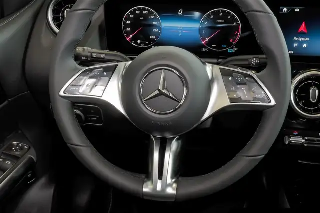 Mercedes-Benz B-Class view 13