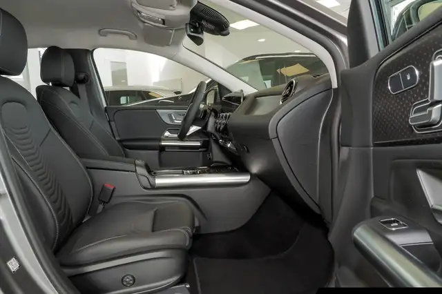 Mercedes-Benz B-Class view 6