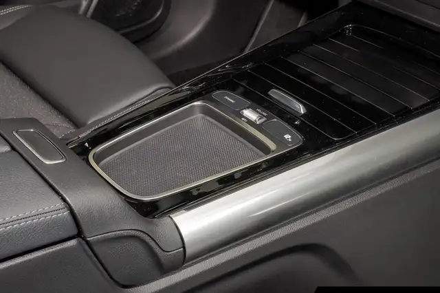 Mercedes-Benz B-Class view 8