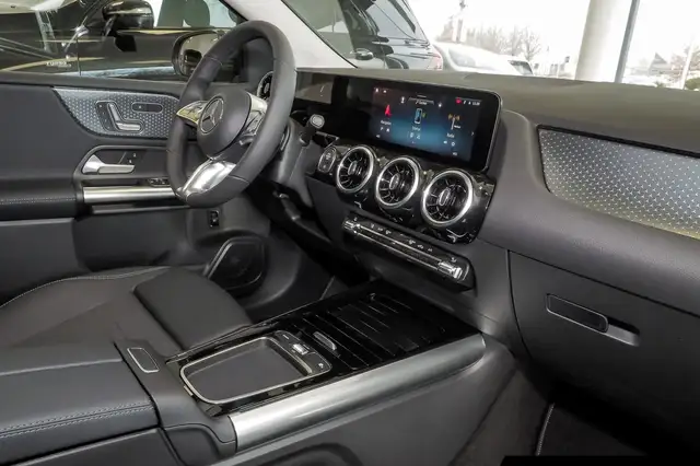 Mercedes-Benz B-Class view 7