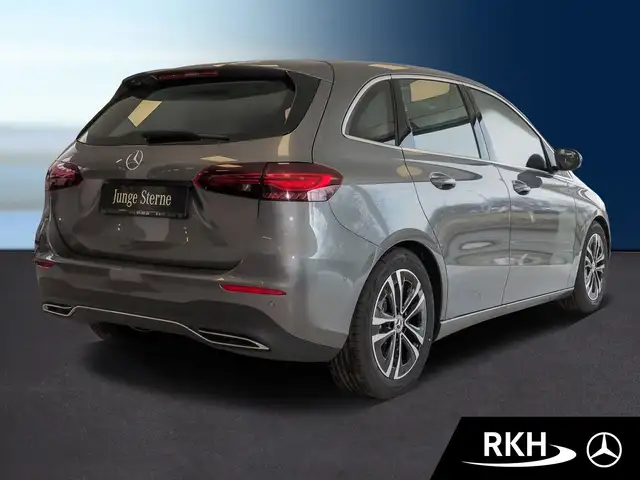 Mercedes-Benz B-Class view 3