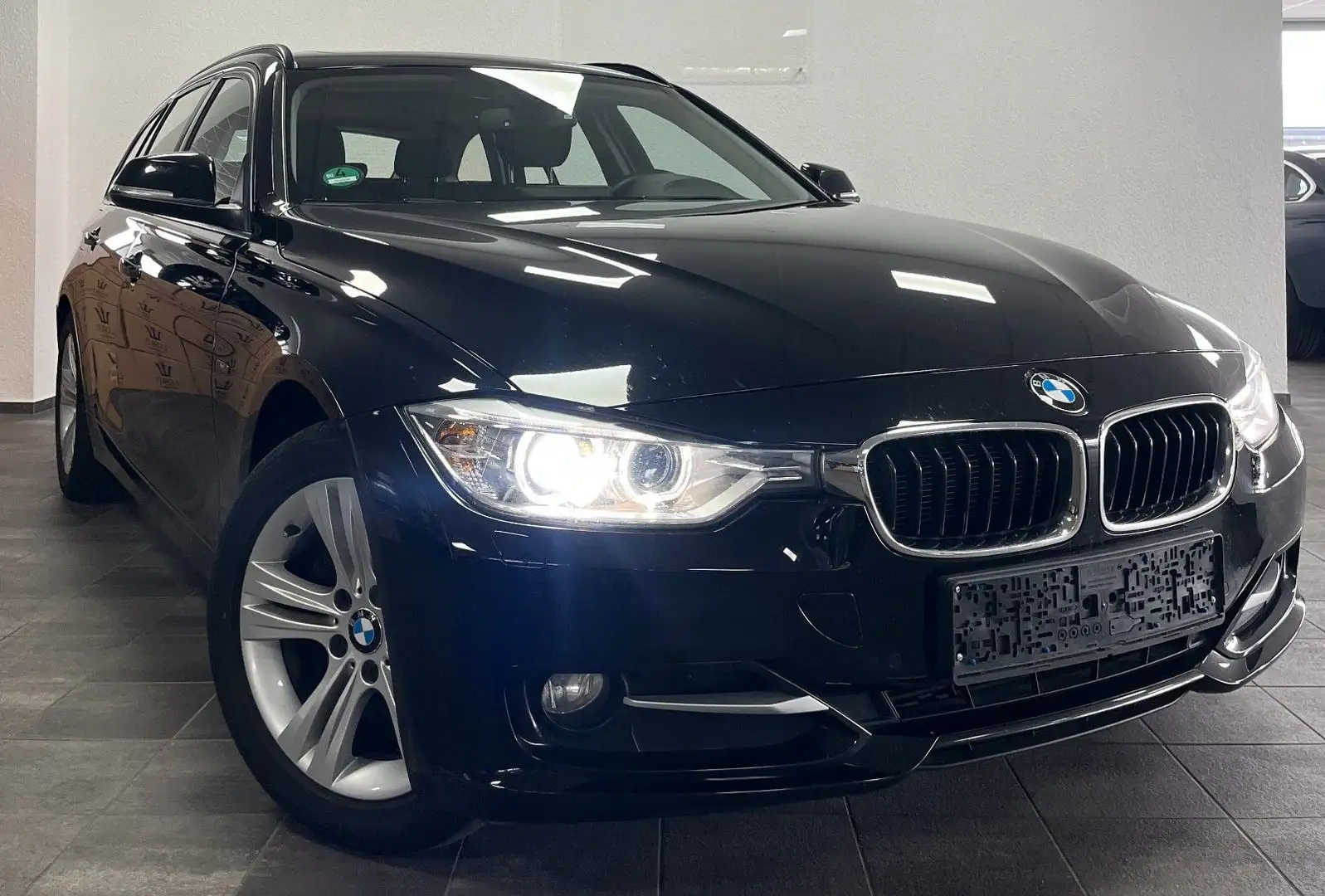 BMW 320 d XENON NAVI PDC PANO 2.HAND GROßES DISPLAY Noir - 1