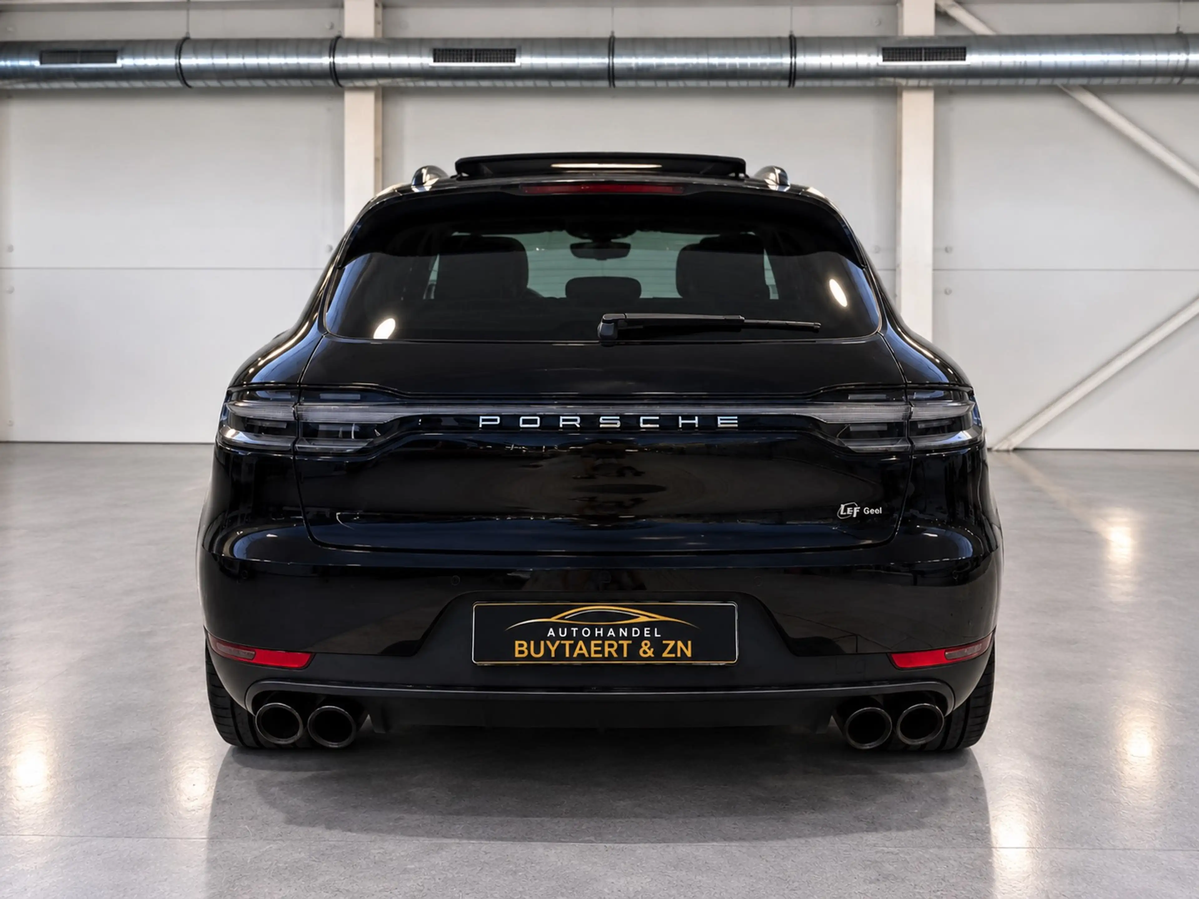 Porsche Macan 2.0 Turbo PDK — photo 2