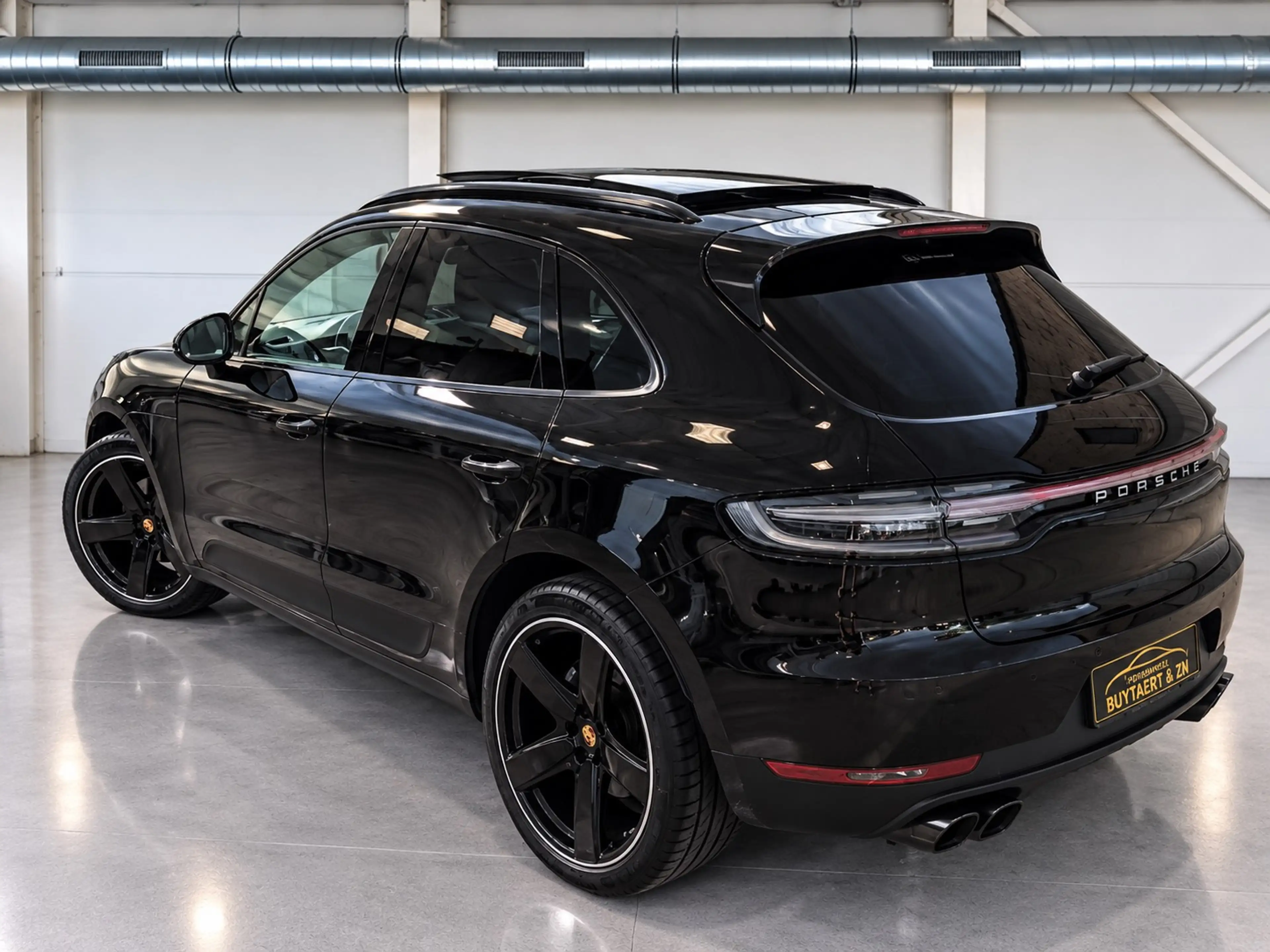Porsche Macan 2.0 Turbo PDK — photo 3
