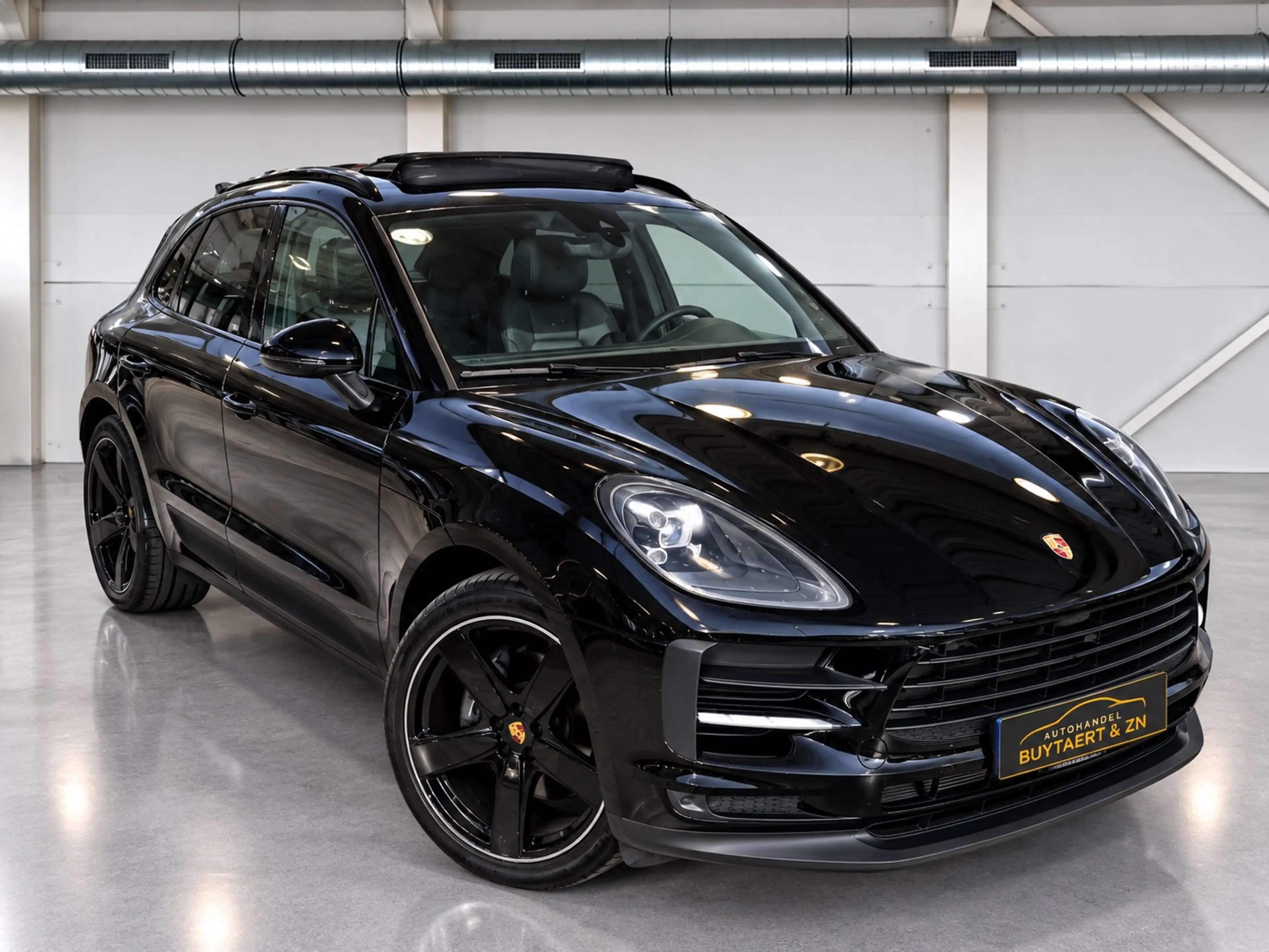 Porsche Macan 2.0 Turbo PDK — photo 7