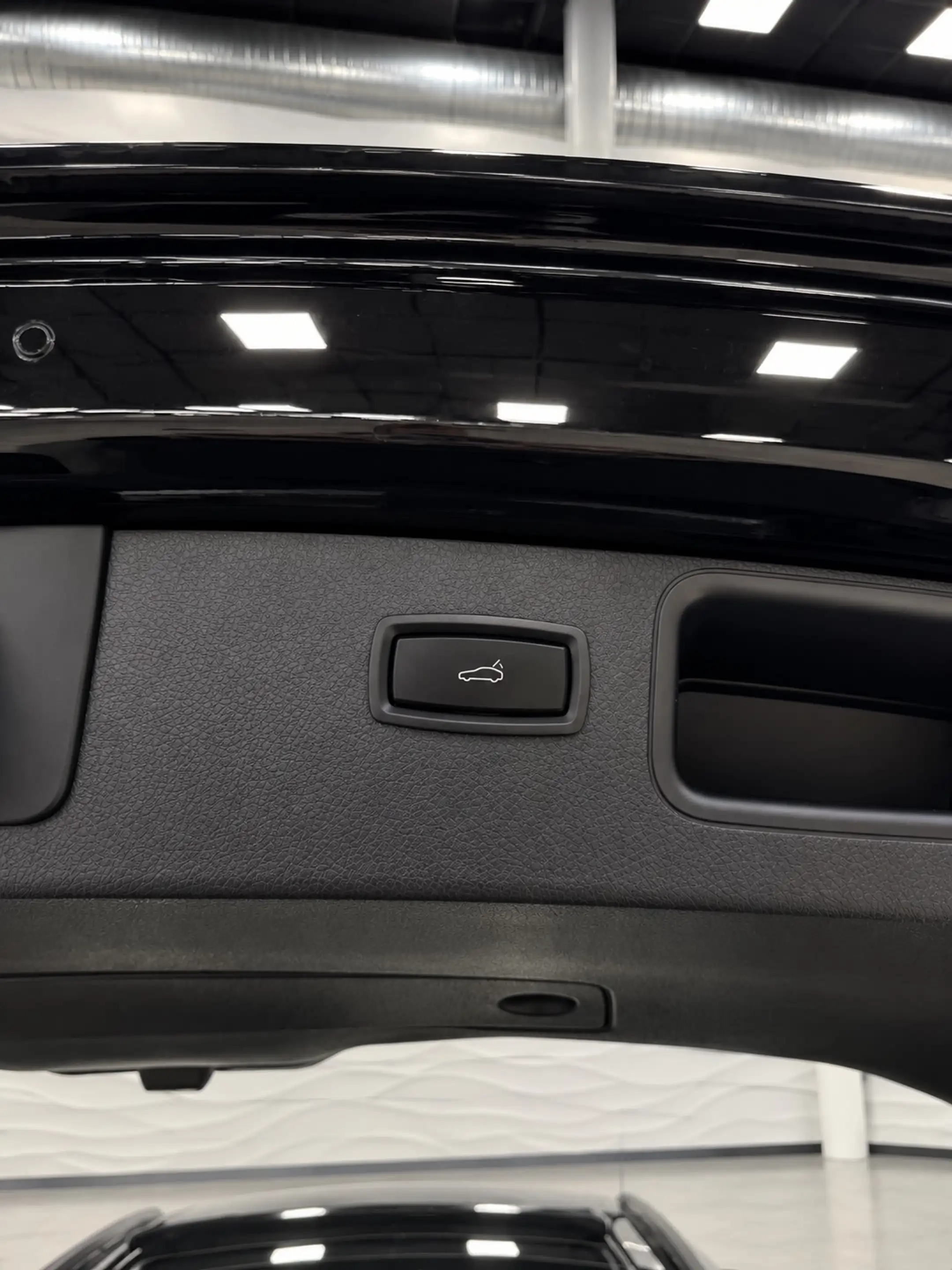 Porsche Macan 2.0 Turbo PDK — photo 15