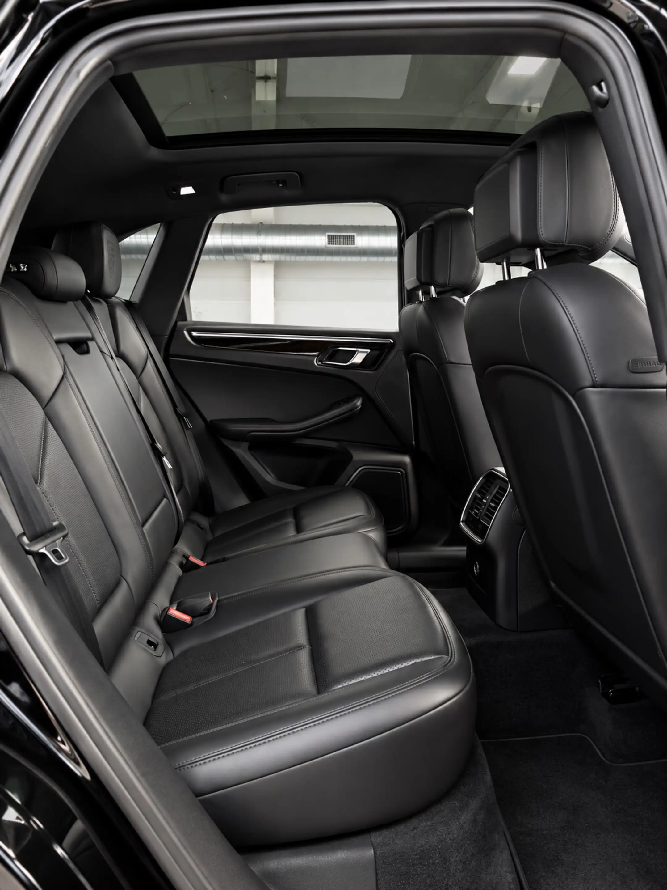 Porsche Macan 2.0 Turbo PDK — photo 9