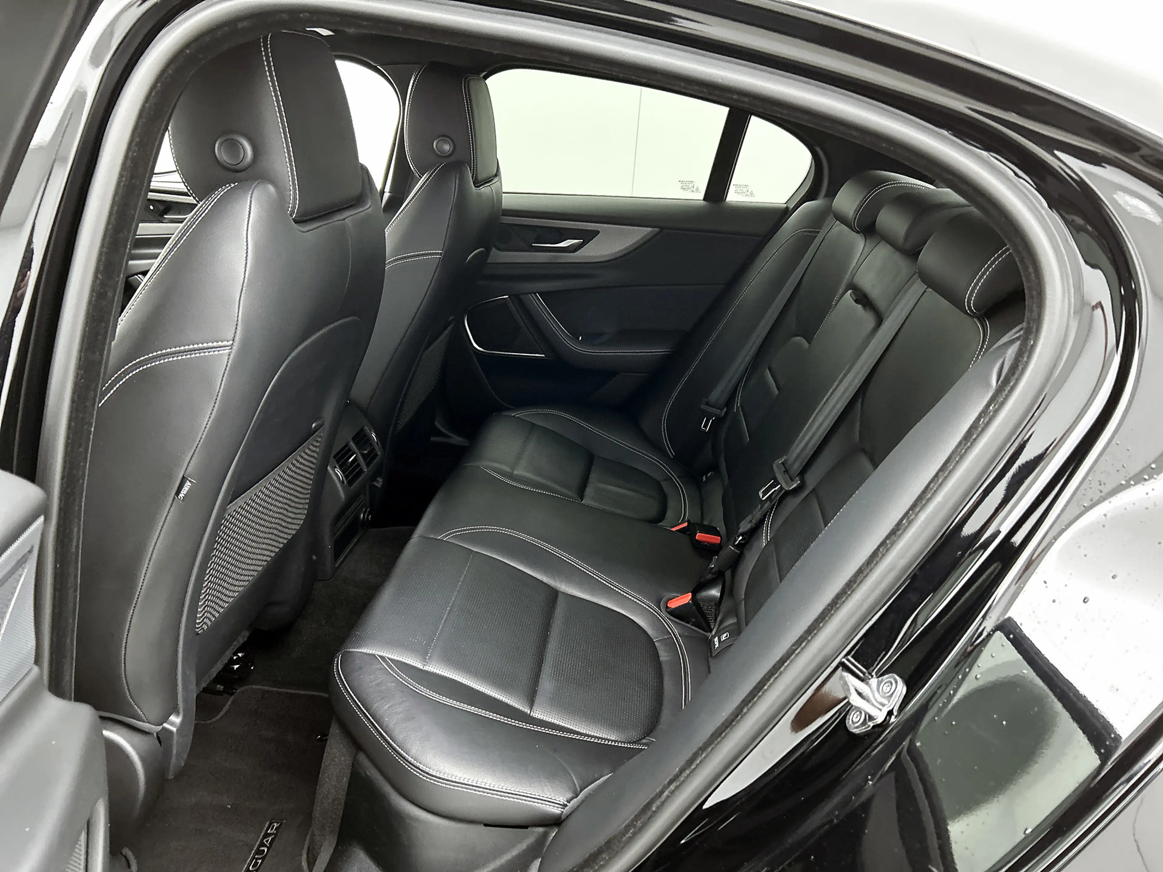 Jaguar XE 2.0 P250 R-Dynamic SE | Camera | Cruise Control | — photo 29