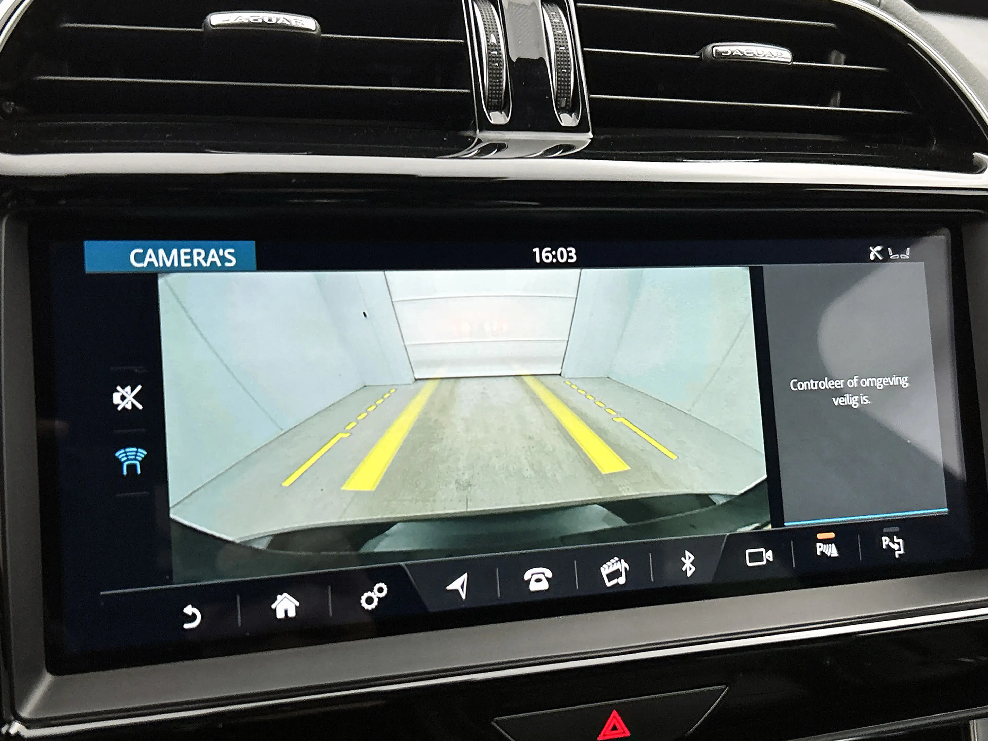 Jaguar XE 2.0 P250 R-Dynamic SE | Camera | Cruise Control | — photo 22