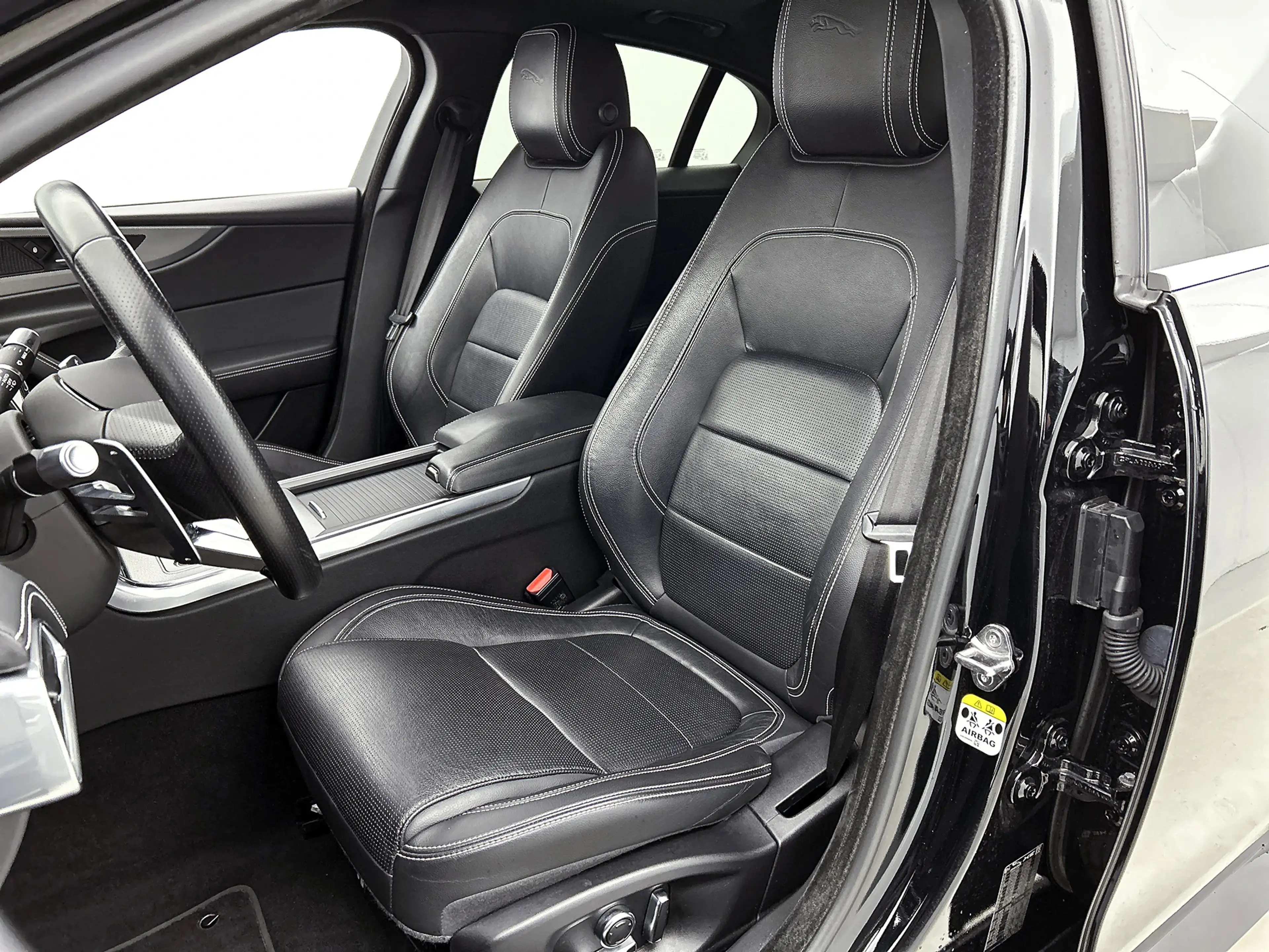 Jaguar XE 2.0 P250 R-Dynamic SE | Camera | Cruise Control | — photo 5