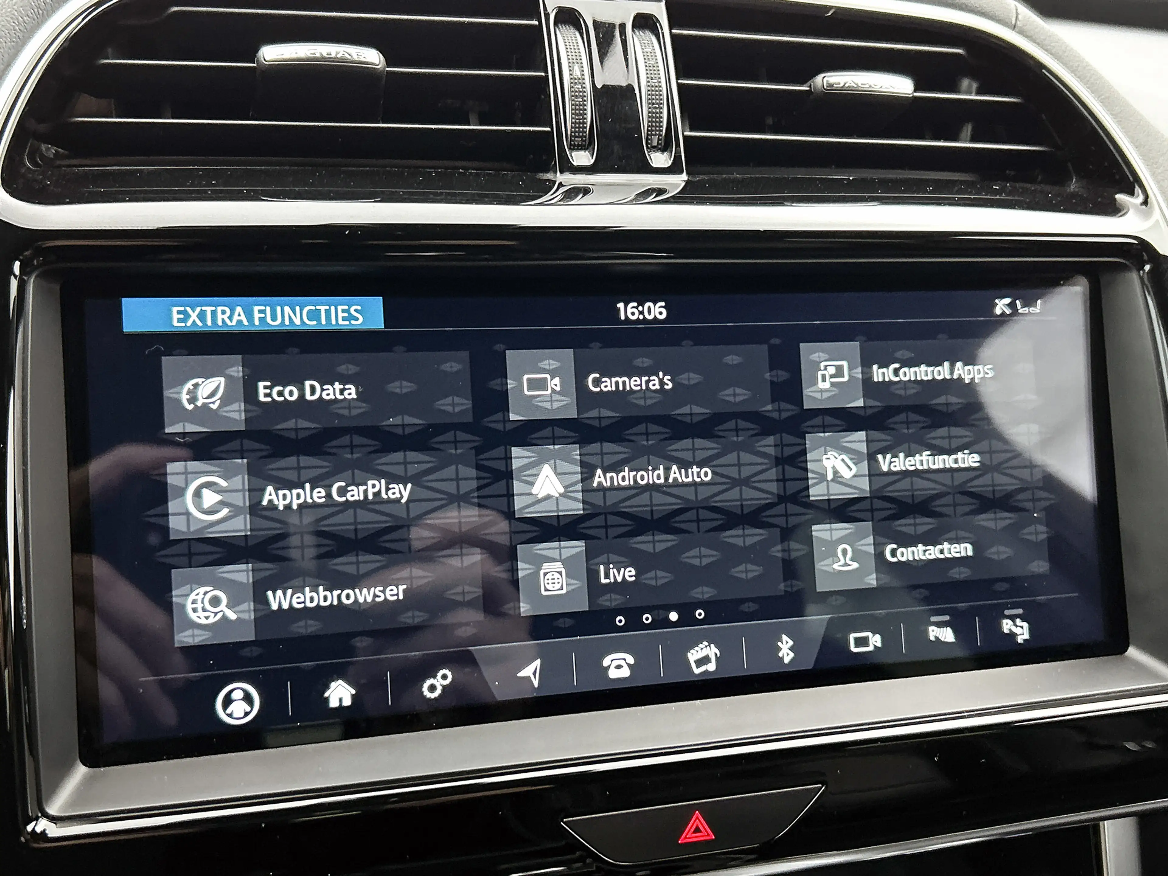 Jaguar XE 2.0 P250 R-Dynamic SE | Camera | Cruise Control | — photo 26