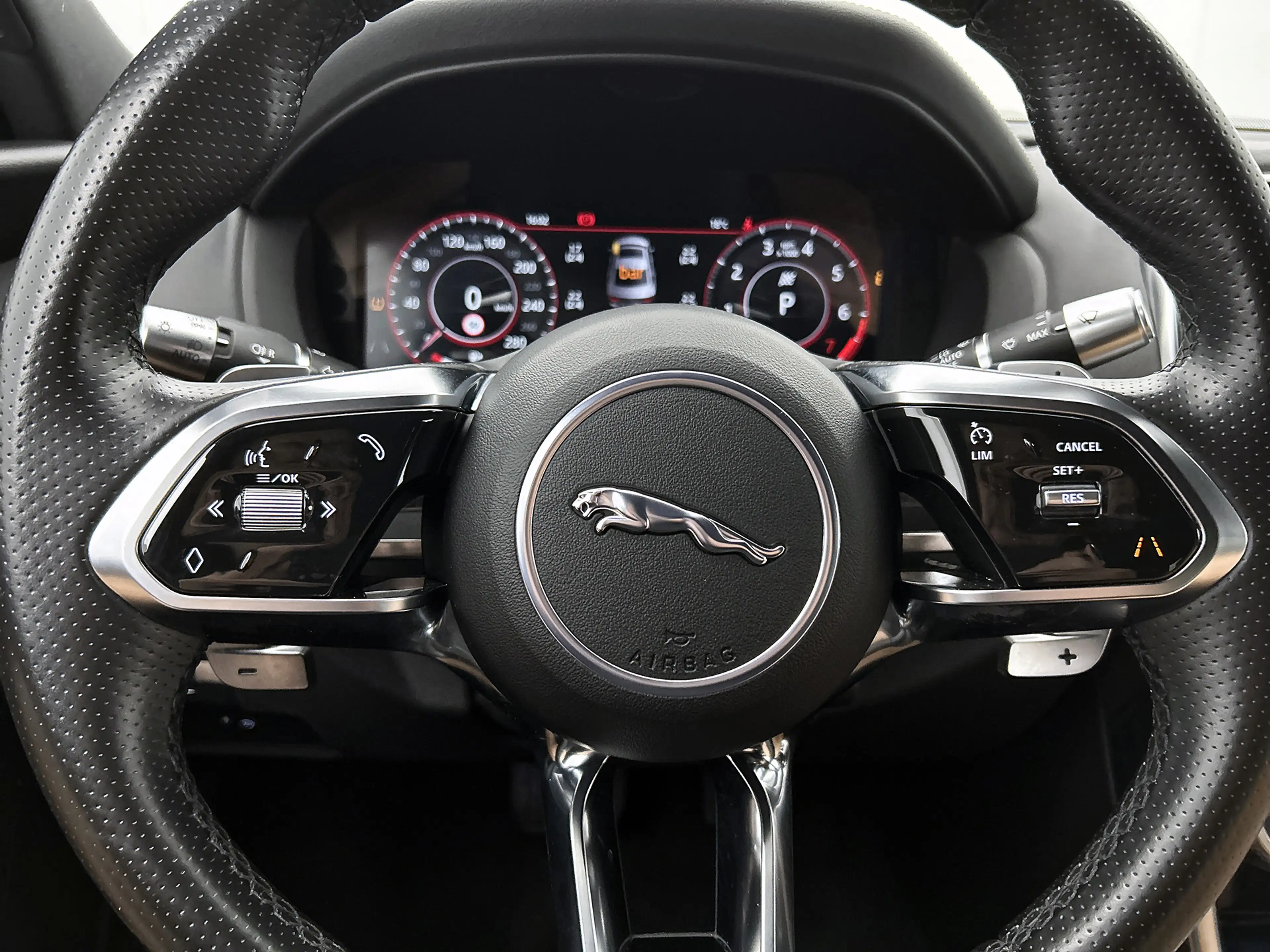 Jaguar XE 2.0 P250 R-Dynamic SE | Camera | Cruise Control | — photo 17