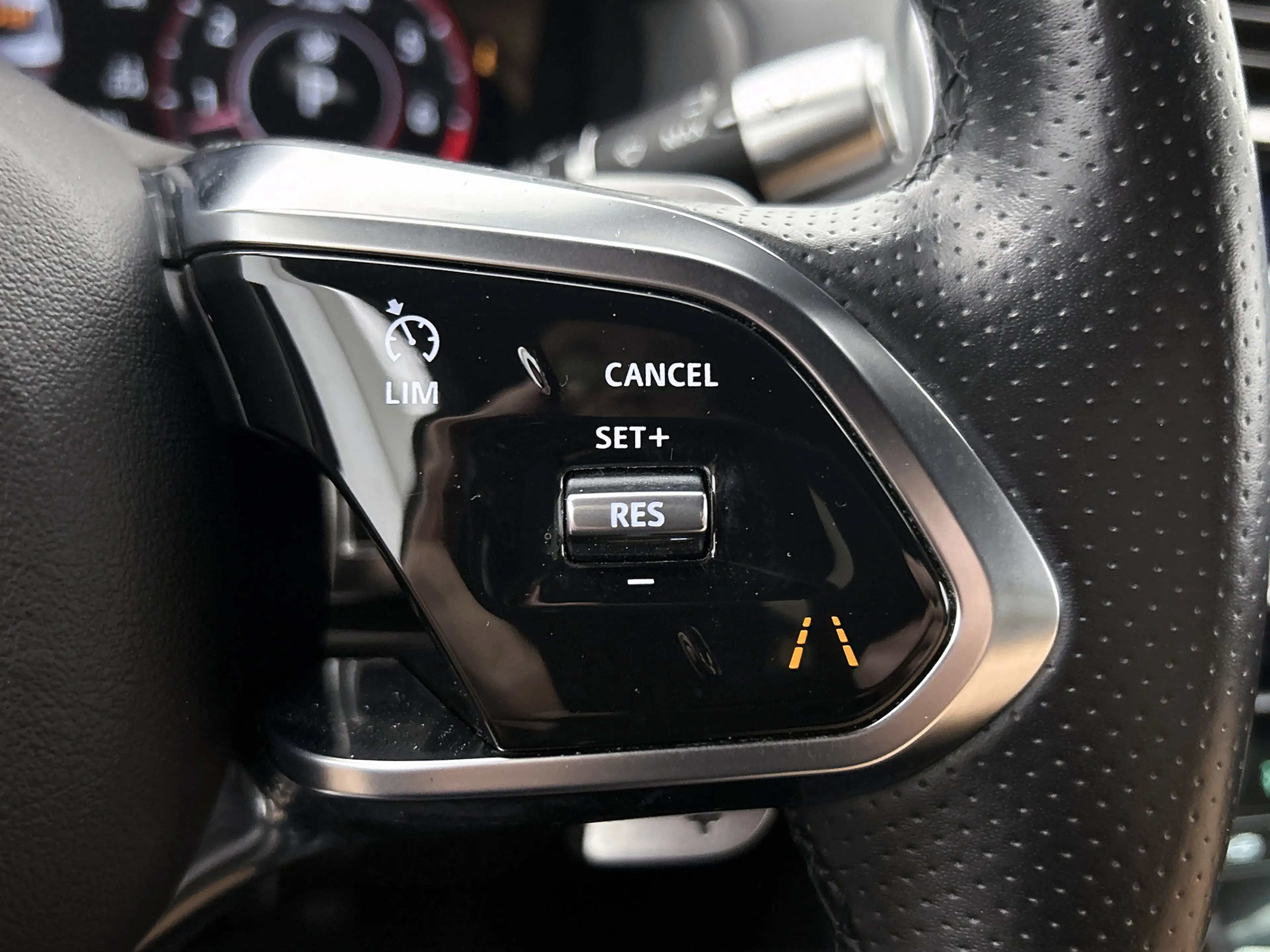 Jaguar XE 2.0 P250 R-Dynamic SE | Camera | Cruise Control | — photo 19