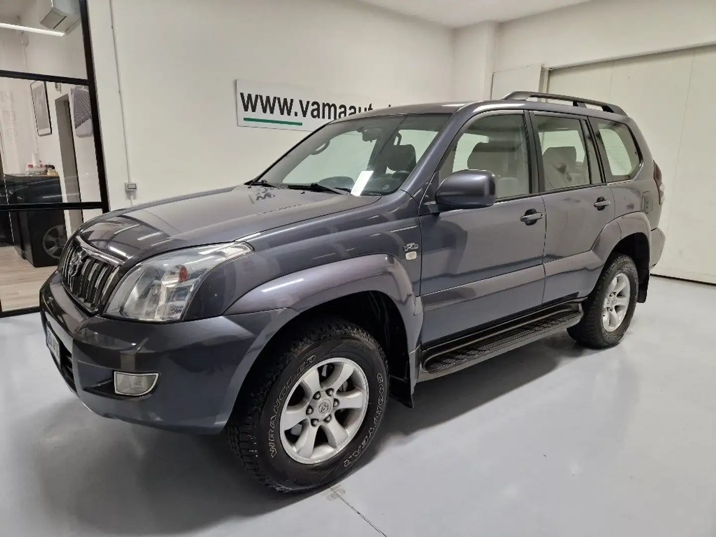Toyota Land Cruiser 3.0 D-4D 16V MANUALE Grigio - 1