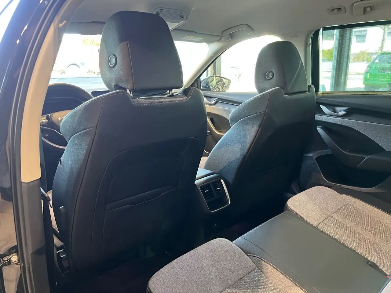 Skoda Octavia Combi 2.0TDI*AHK*LED*NAVI*LANEASSIST, миниатюра 16