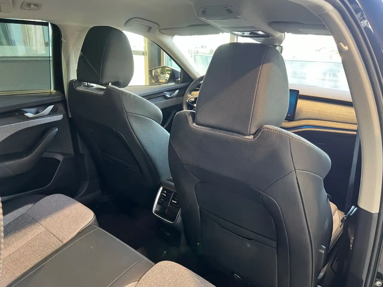 Skoda Octavia Combi 2.0TDI*AHK*LED*NAVI*LANEASSIST, миниатюра 21