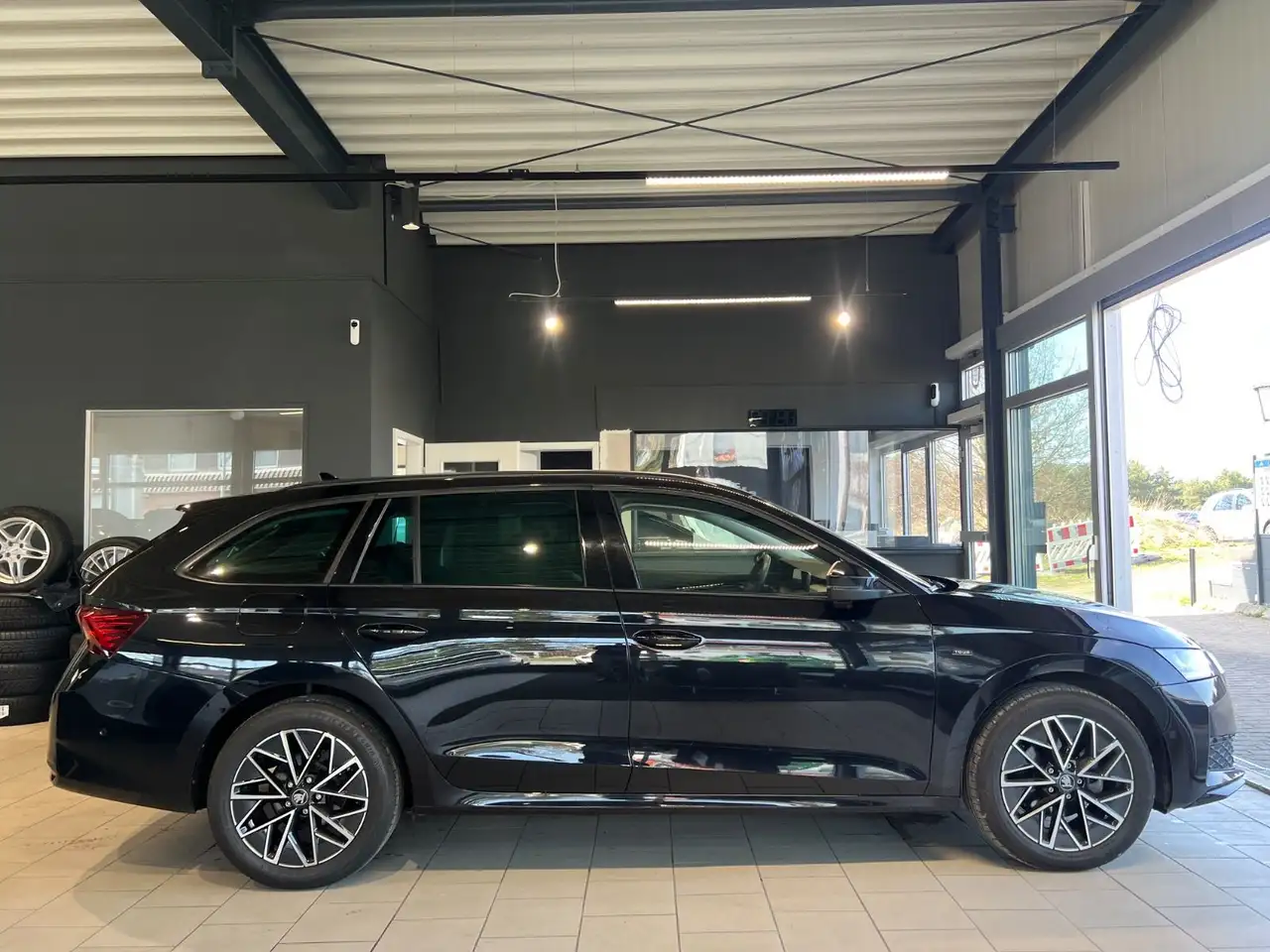 Skoda Octavia Combi 2.0TDI*AHK*LED*NAVI*LANEASSIST, миниатюра 9