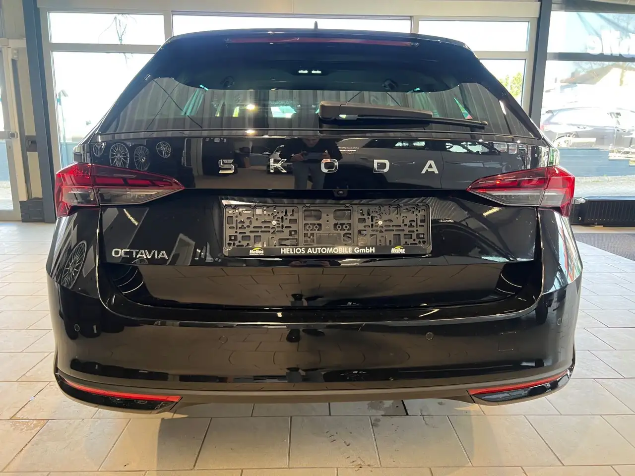 Skoda Octavia Combi 2.0TDI*AHK*LED*NAVI*LANEASSIST, миниатюра 7
