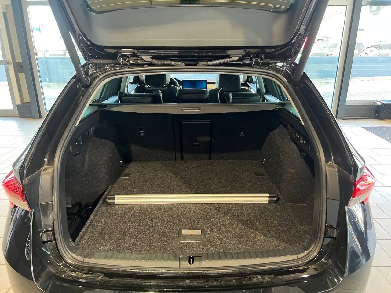 Skoda Octavia Combi 2.0TDI*AHK*LED*NAVI*LANEASSIST, миниатюра 18