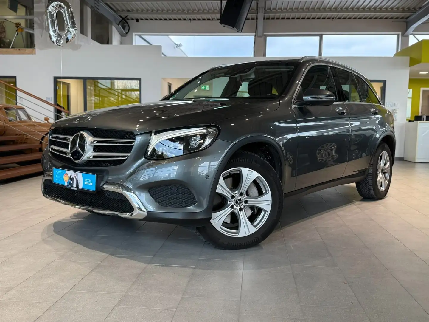 Mercedes-Benz GLC 250 4Matic*LED*RFK*PANO*Ambiente* Grau - 1