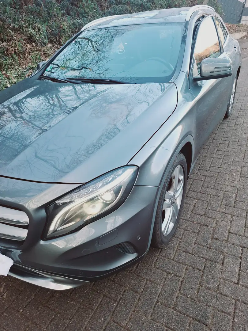 Mercedes-Benz GLA 220 GLA 220 CDI 7G-DCT StreetStyle Grau - 2