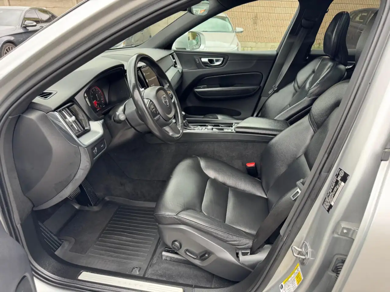 Volvo XC60 снимка Volvo XC60