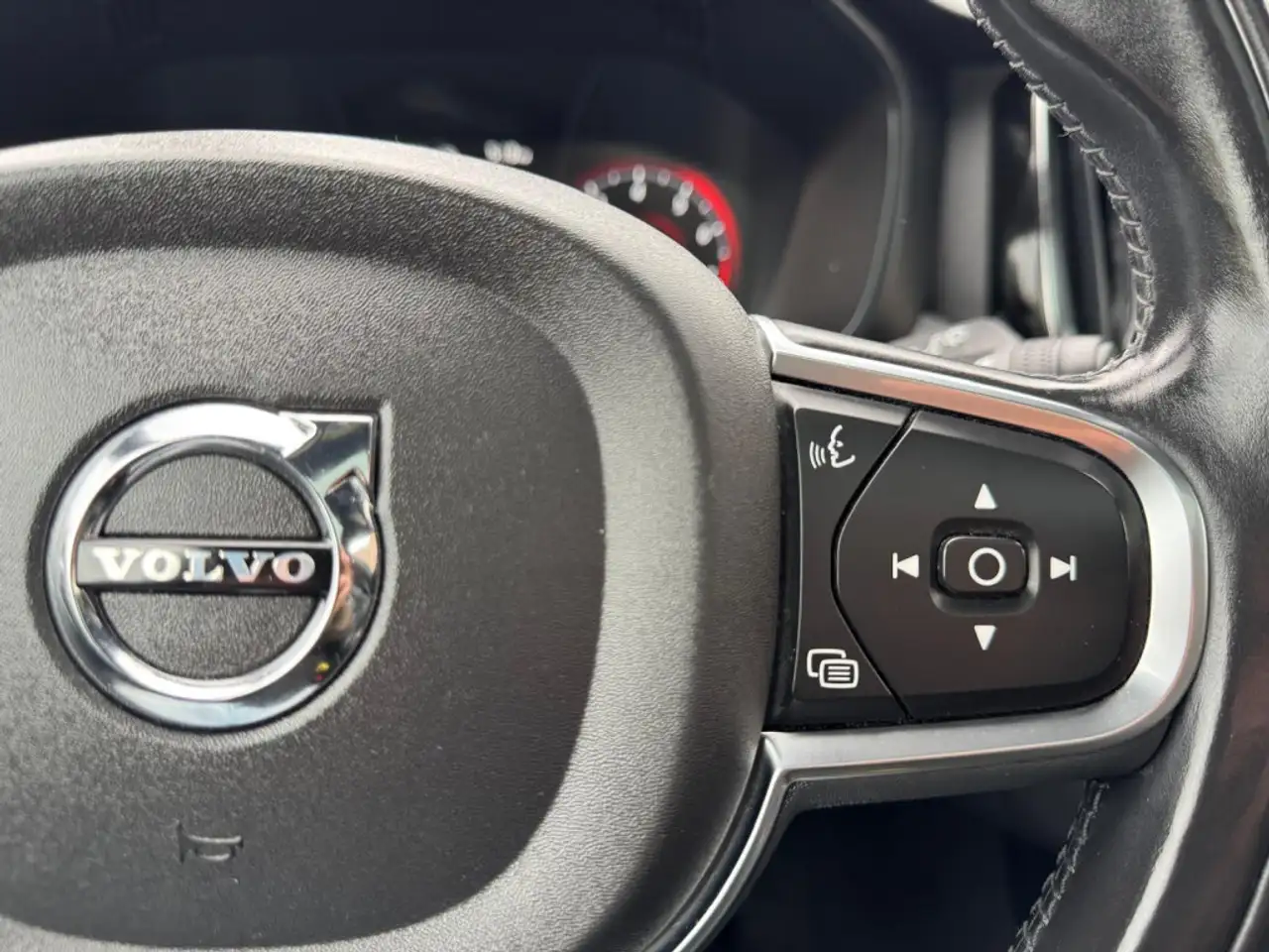 Volvo XC60 снимка Volvo XC60