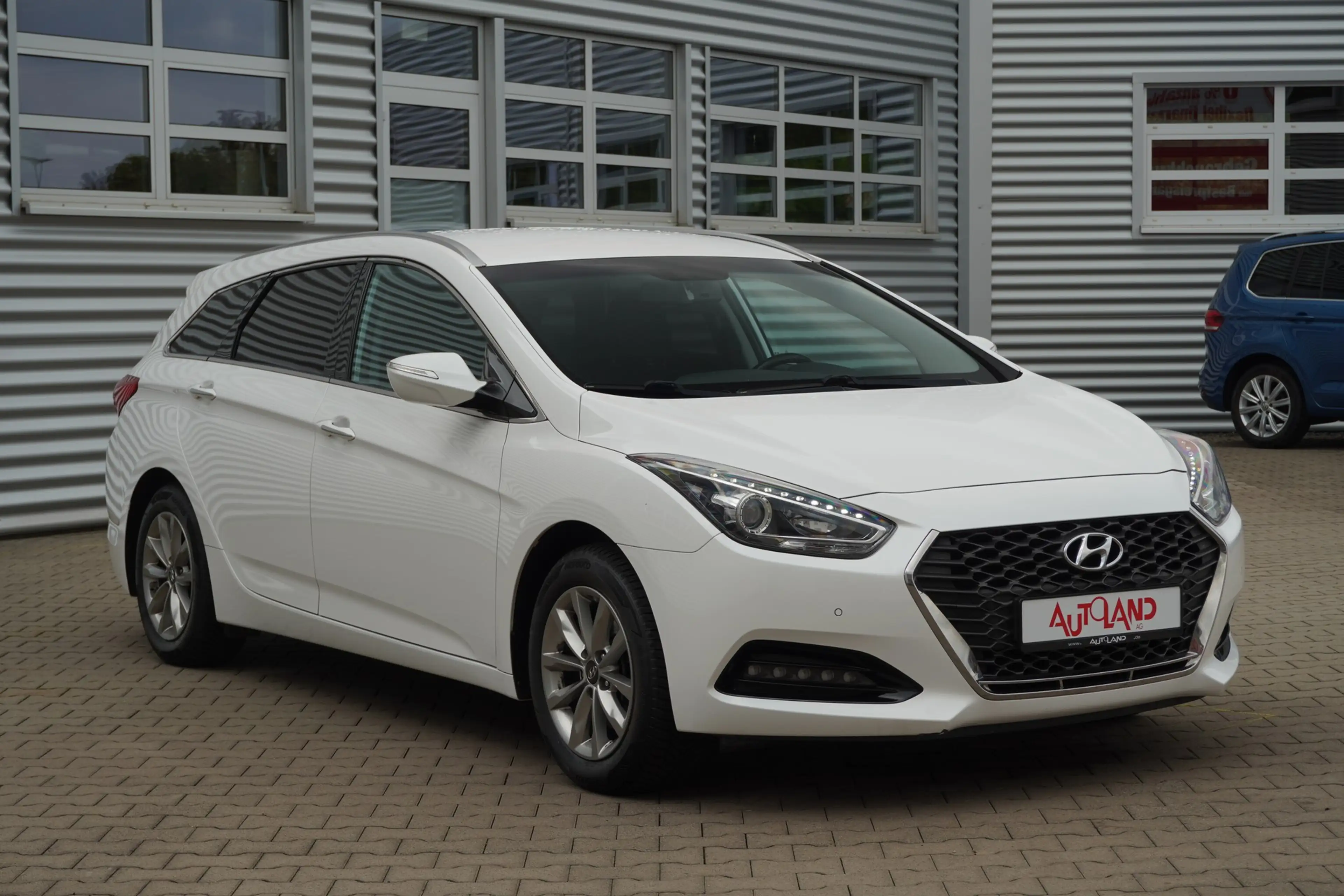 Hyundai i40 Kombi 1.6 blue Space — photo 4