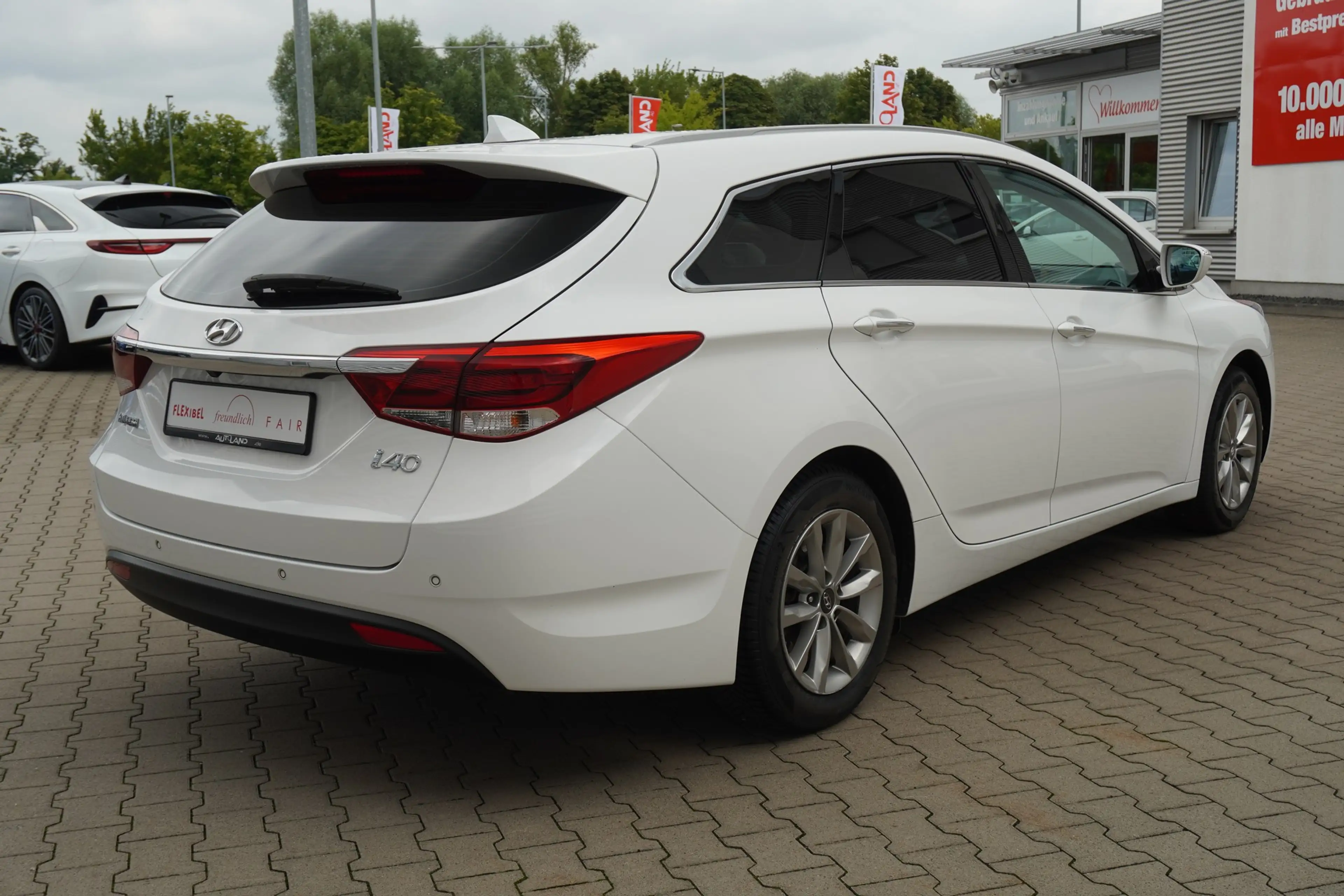 Hyundai i40 Kombi 1.6 blue Space — photo 6