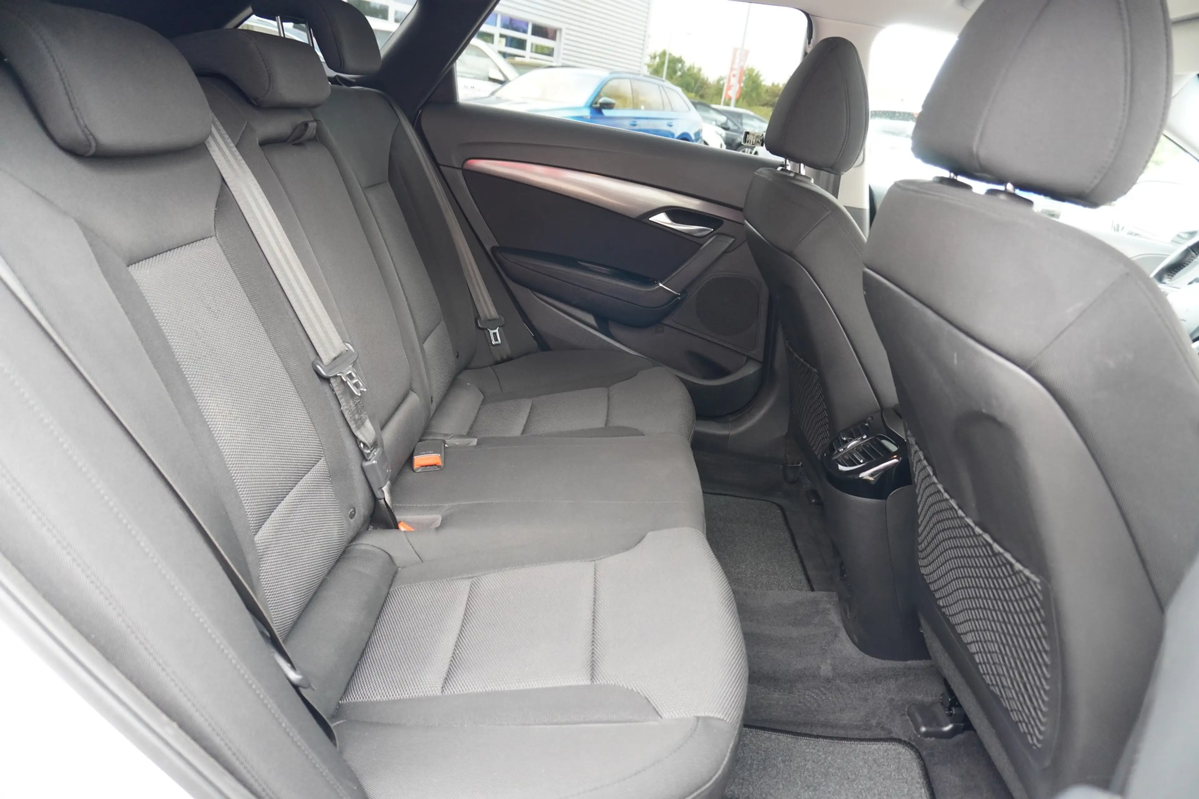 Hyundai i40 Kombi 1.6 blue Space — photo 12