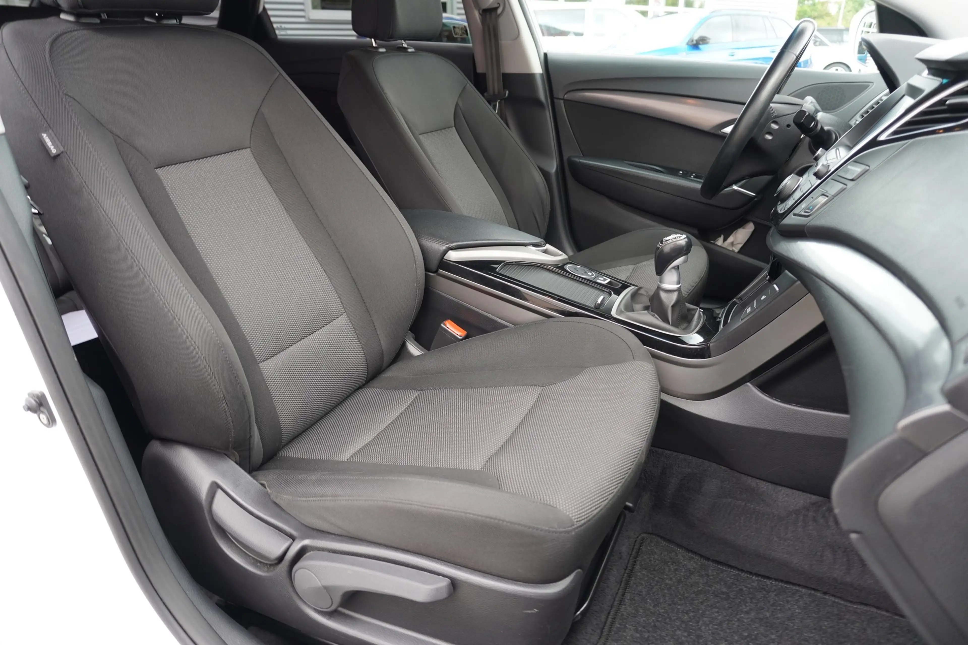 Hyundai i40 Kombi 1.6 blue Space — photo 11