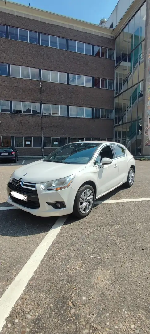Citroen DS4 Citroën DS4 1.5 Benzine  2012
147.00km - 1