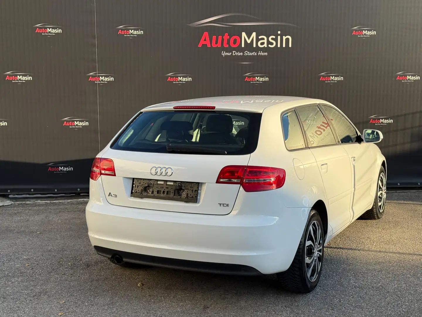 Audi A3 A3 SB Select 1,6 TDI DPF Select // ERSTBESITZ // Weiß - 2