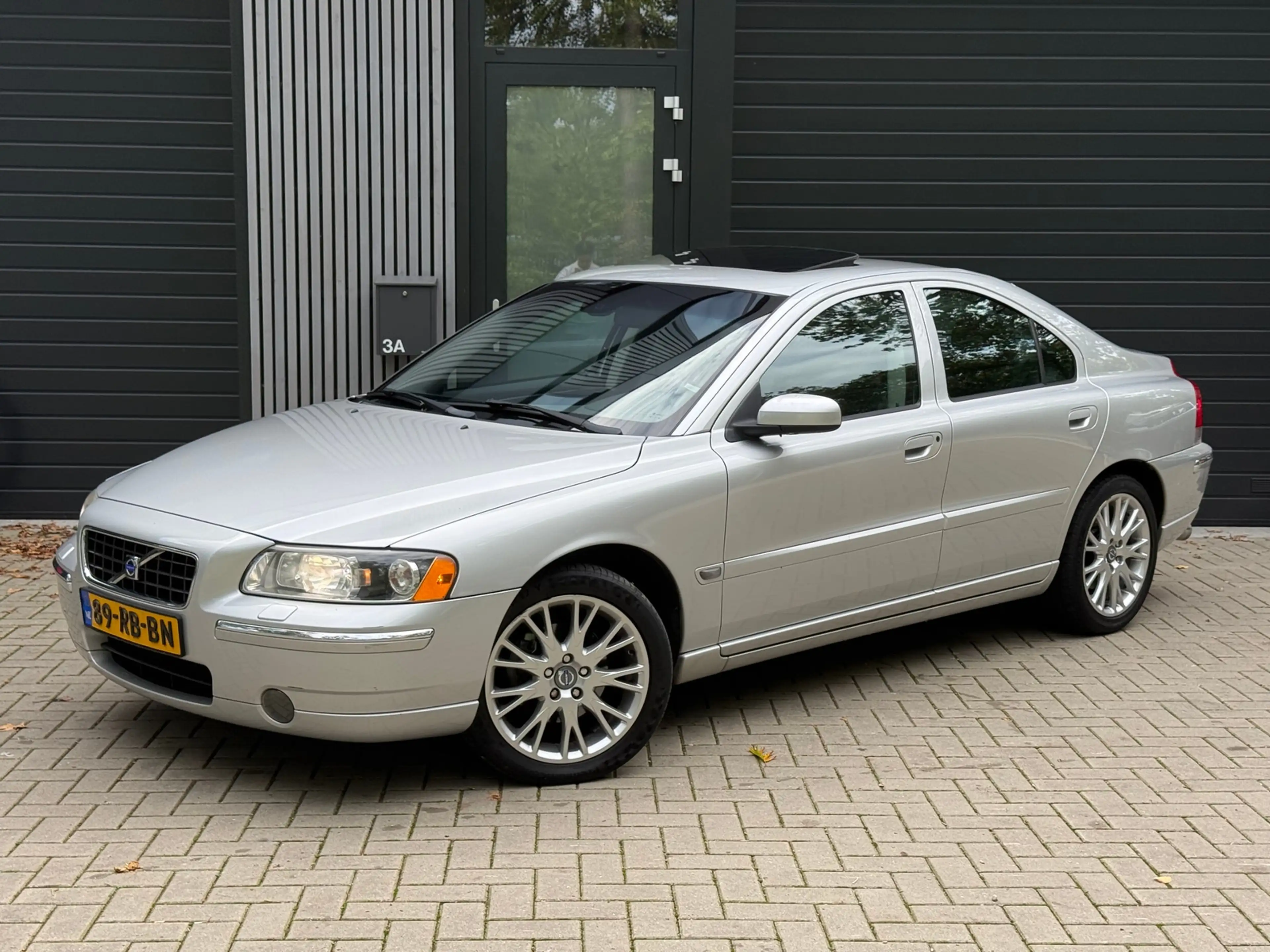 Volvo S60 2.4 Summum — photo 20