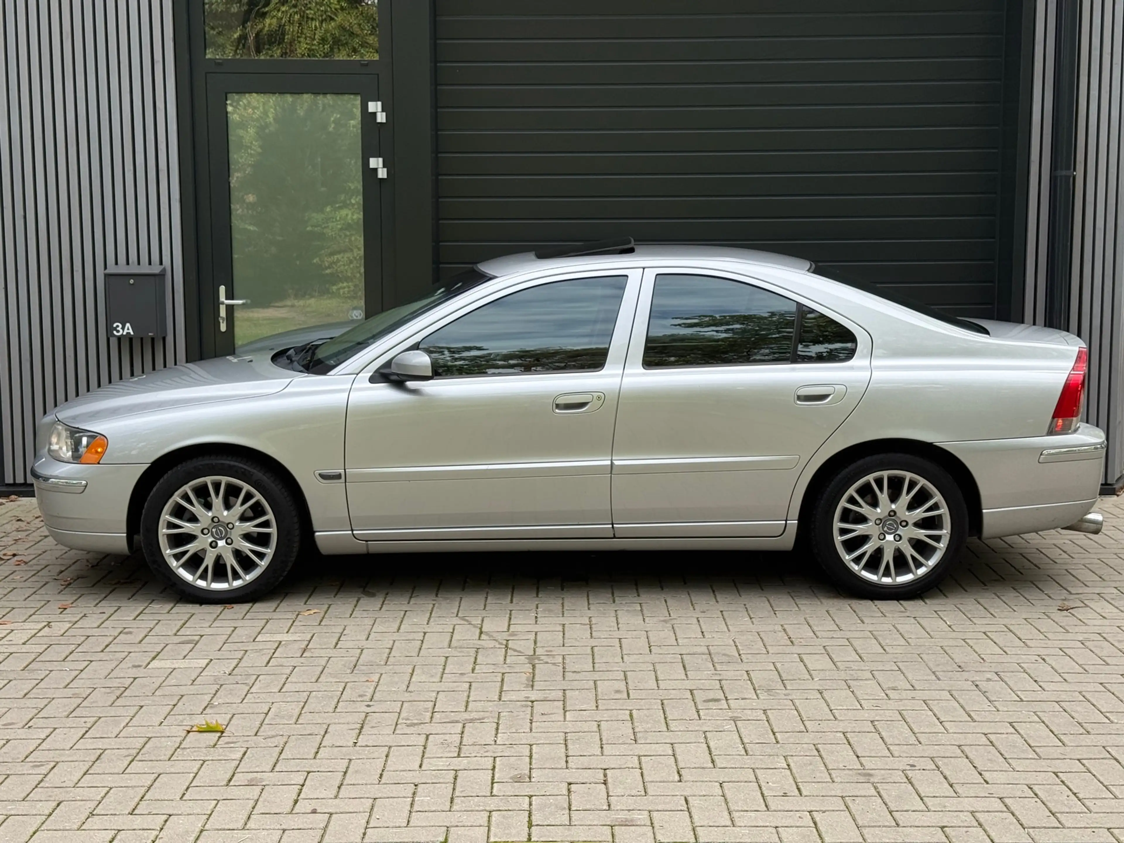 Volvo S60 2.4 Summum — photo 21