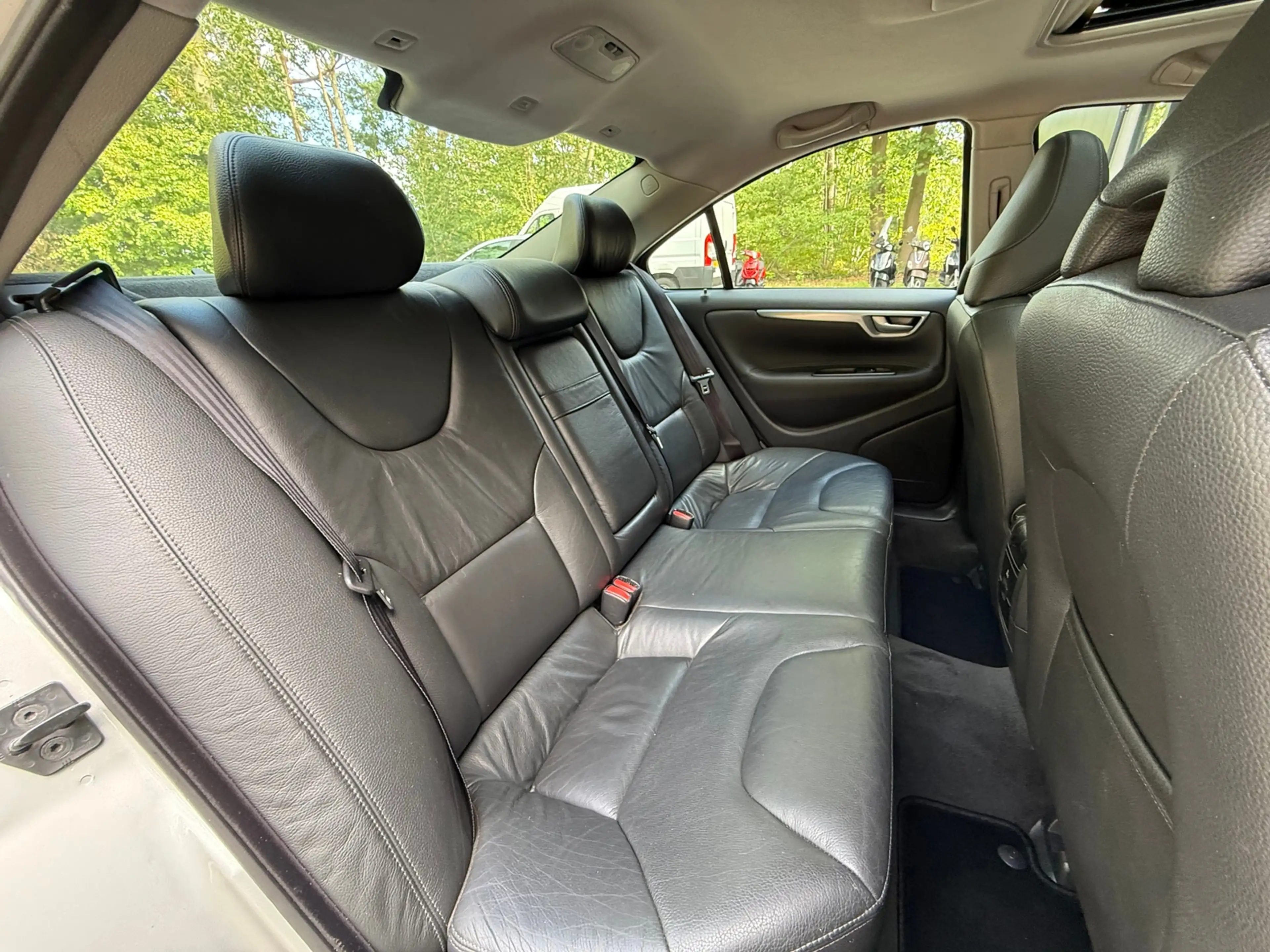 Volvo S60 2.4 Summum — photo 12